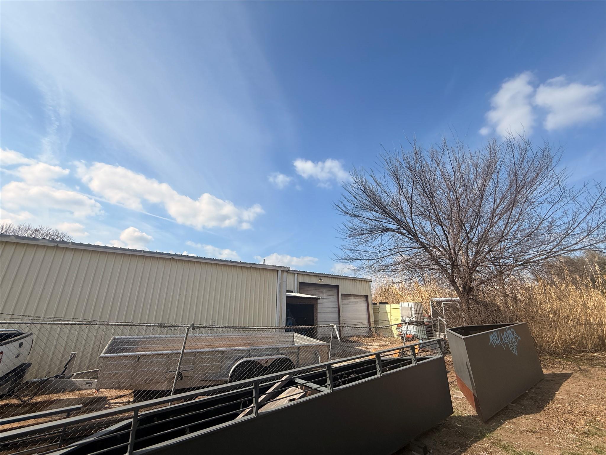 2406 Hidalgo St Property Photo 4