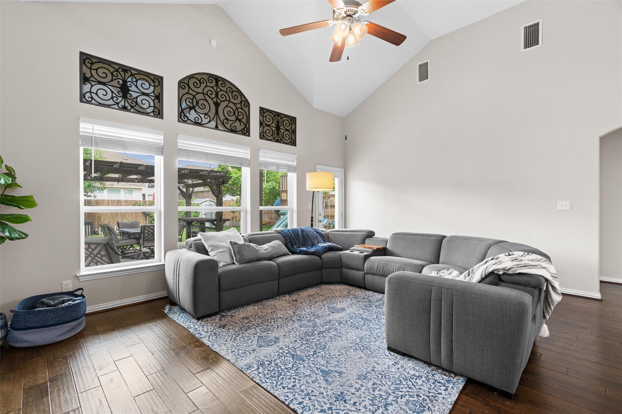8058 Arezzo Dr Property Photo 12