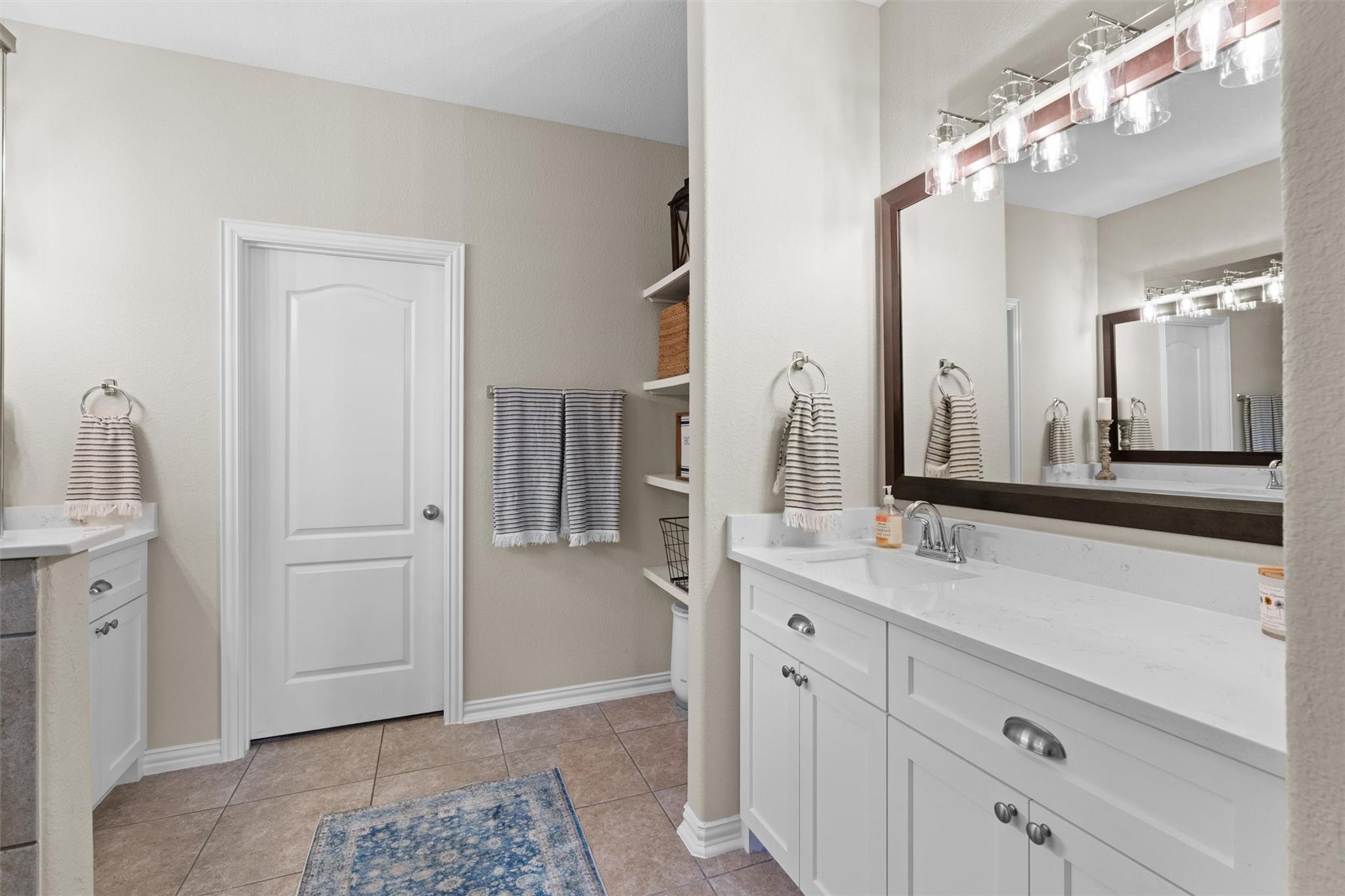 8058 Arezzo Dr Property Photo 15