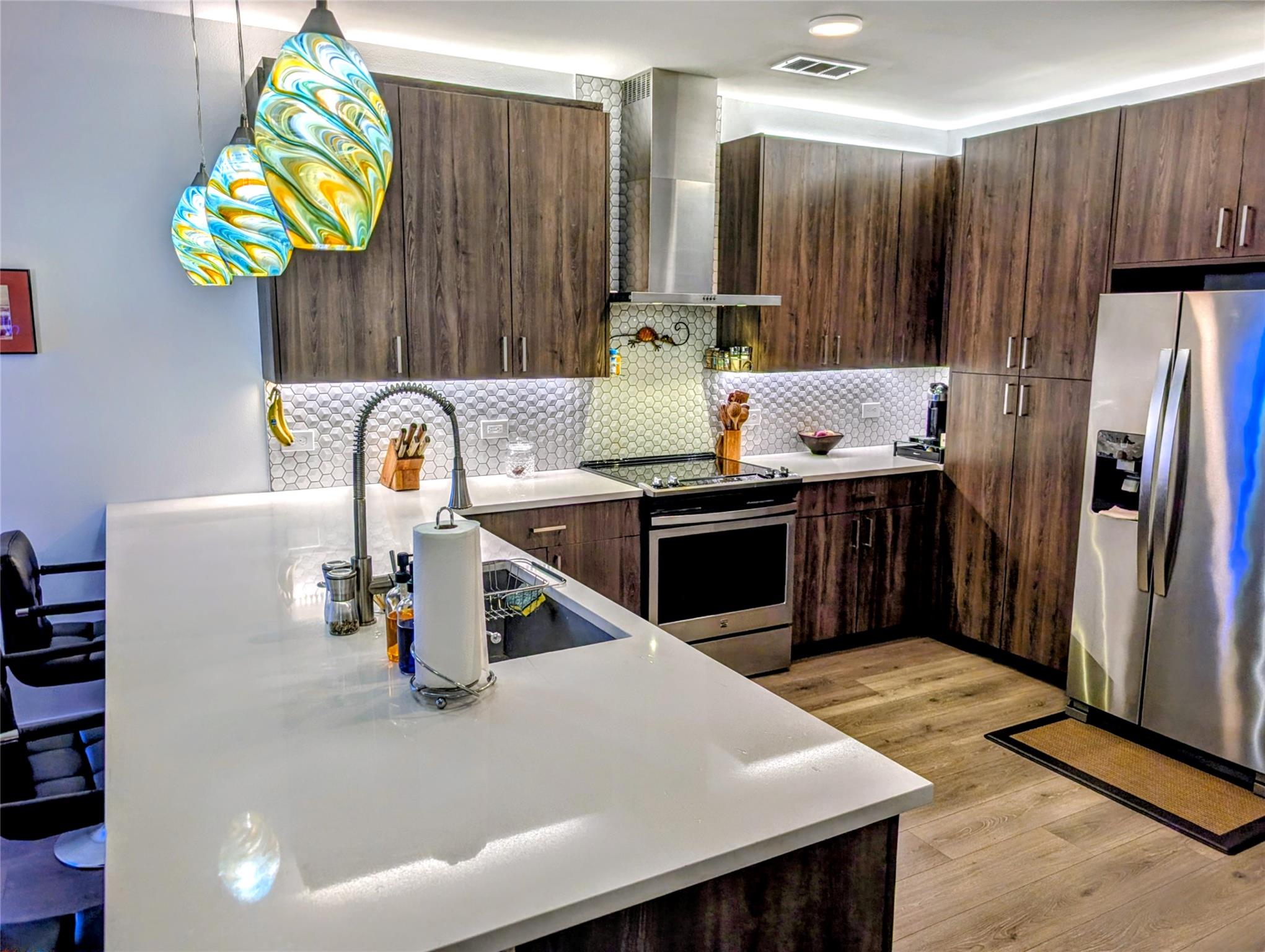 7122286 Property Photo 2