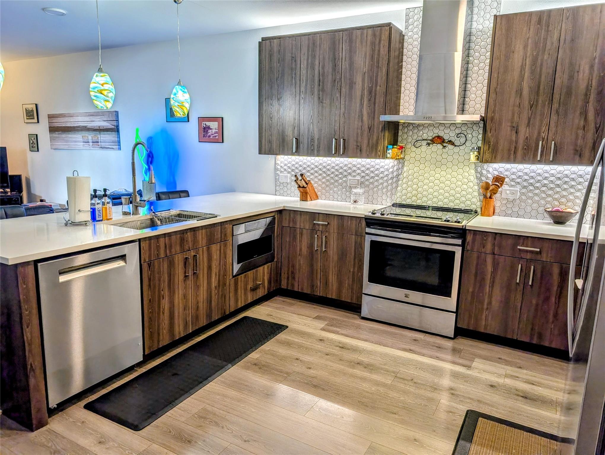 7122286 Property Photo 3