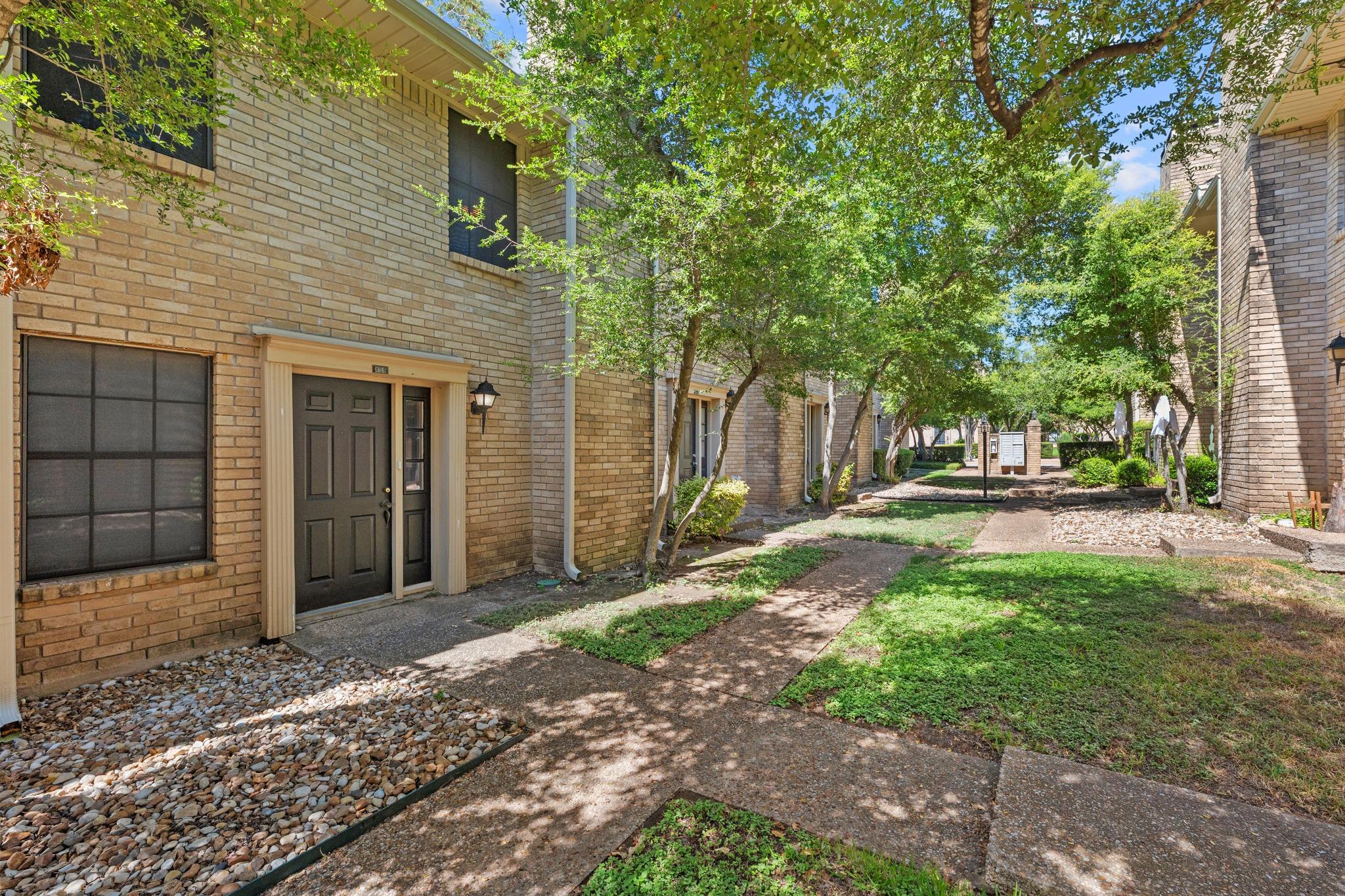 8400 Jamestown Dr #426 Property Photo 30