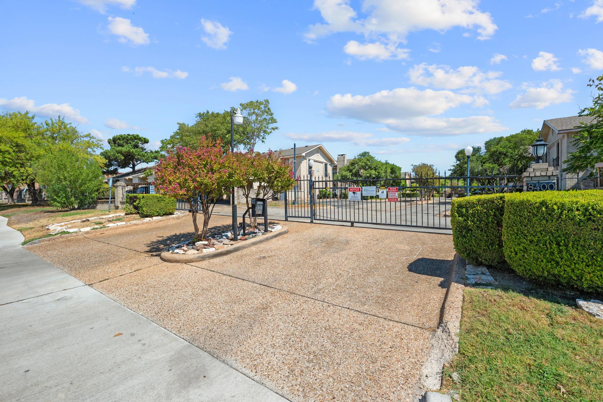 8400 Jamestown Dr #426 Property Photo 32