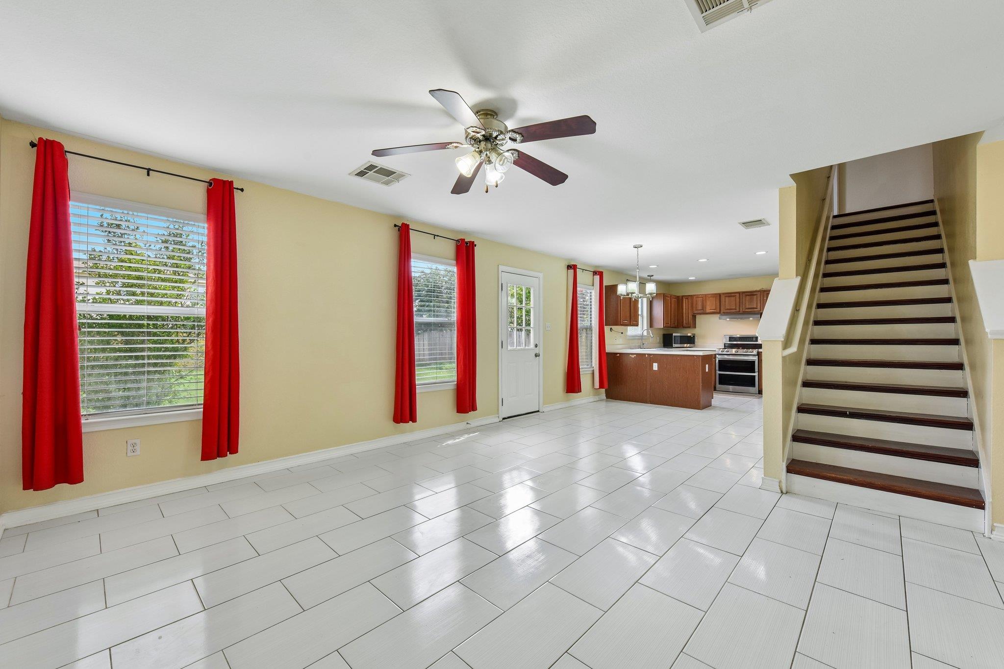 12712 Ring Dr Property Photo 2