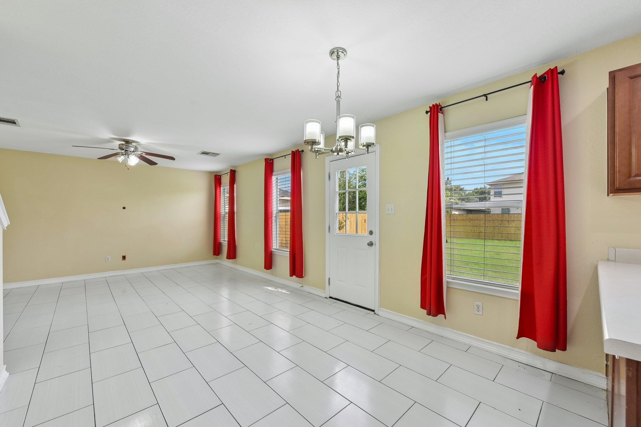 12712 Ring Dr Property Photo 10