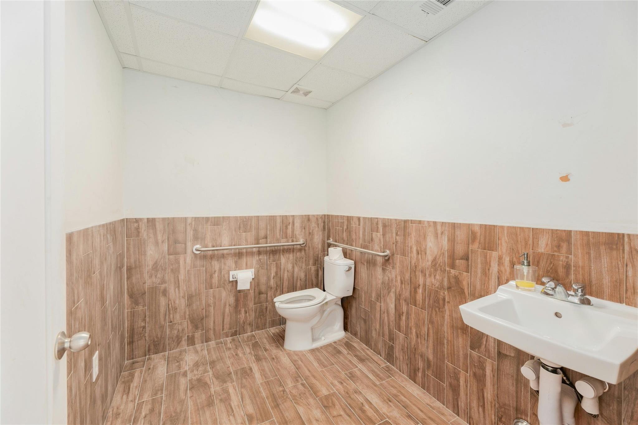 4505 E Martin Luther King Jr Blvd A Property Photo 9
