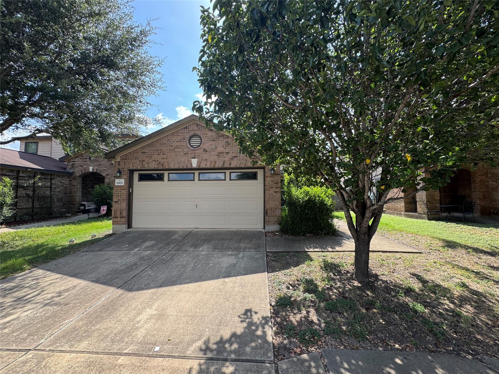 8901 Stambourne St Property Photo 2