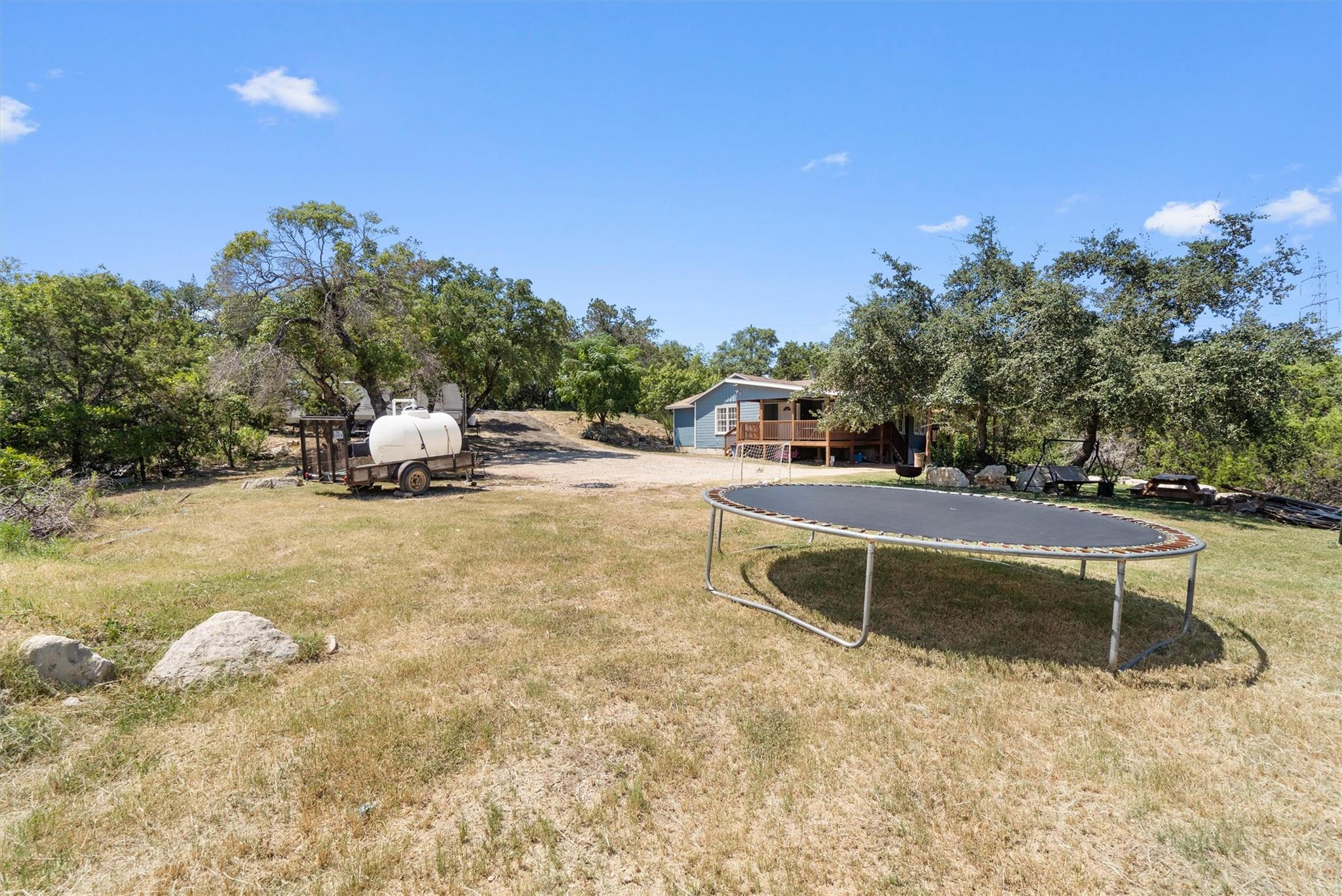 15001 Dexler Dr Property Photo 2