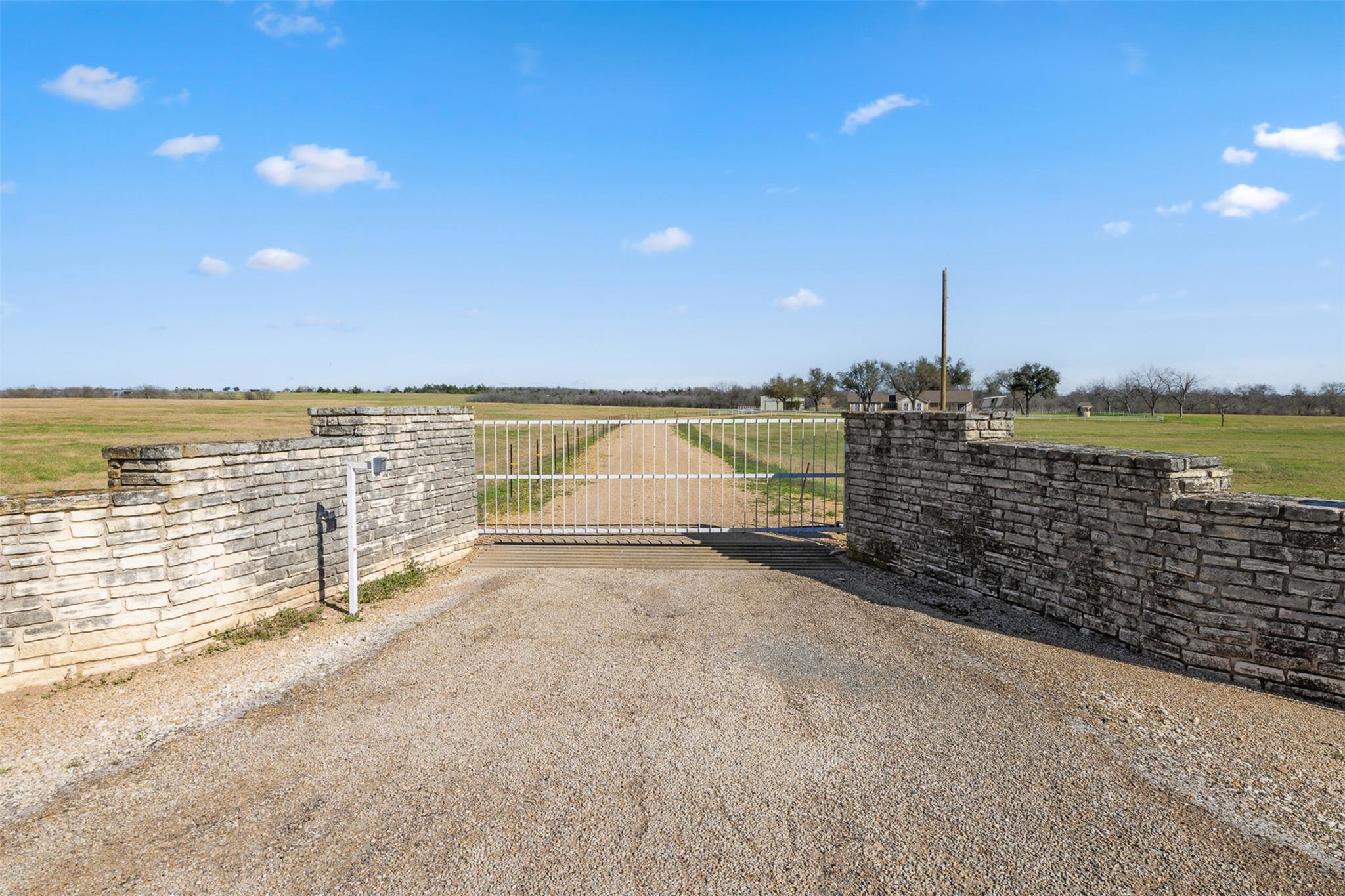 18222 N Fm 486 Property Photo 2