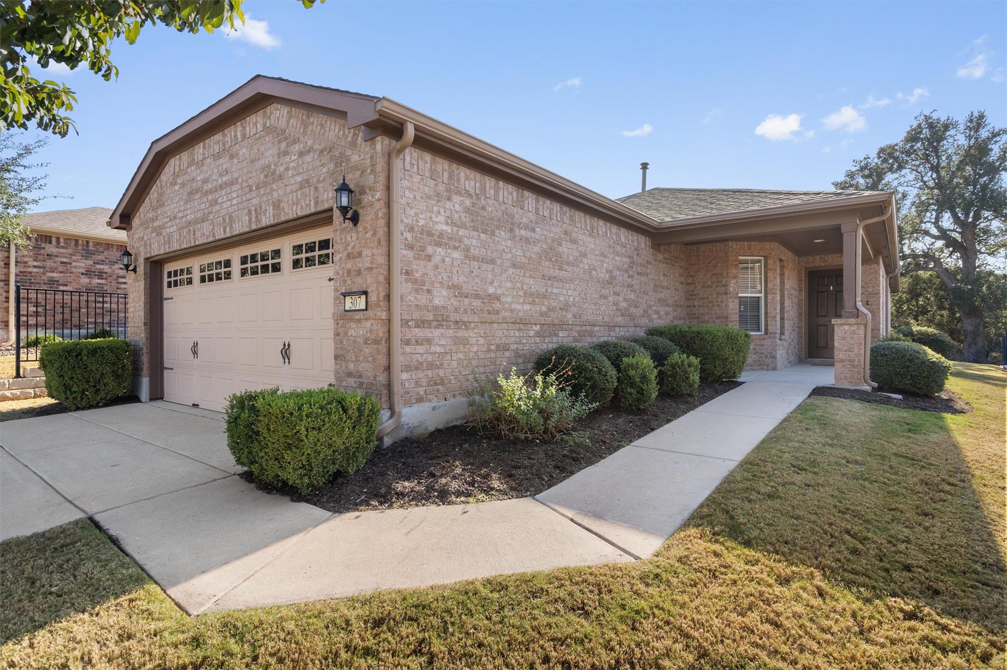 307 Kickapoo Creek Ln Property Photo 2