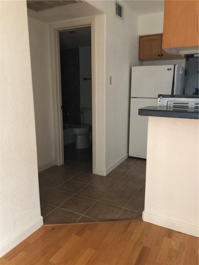 112 W 38th St #202 Property Photo 6