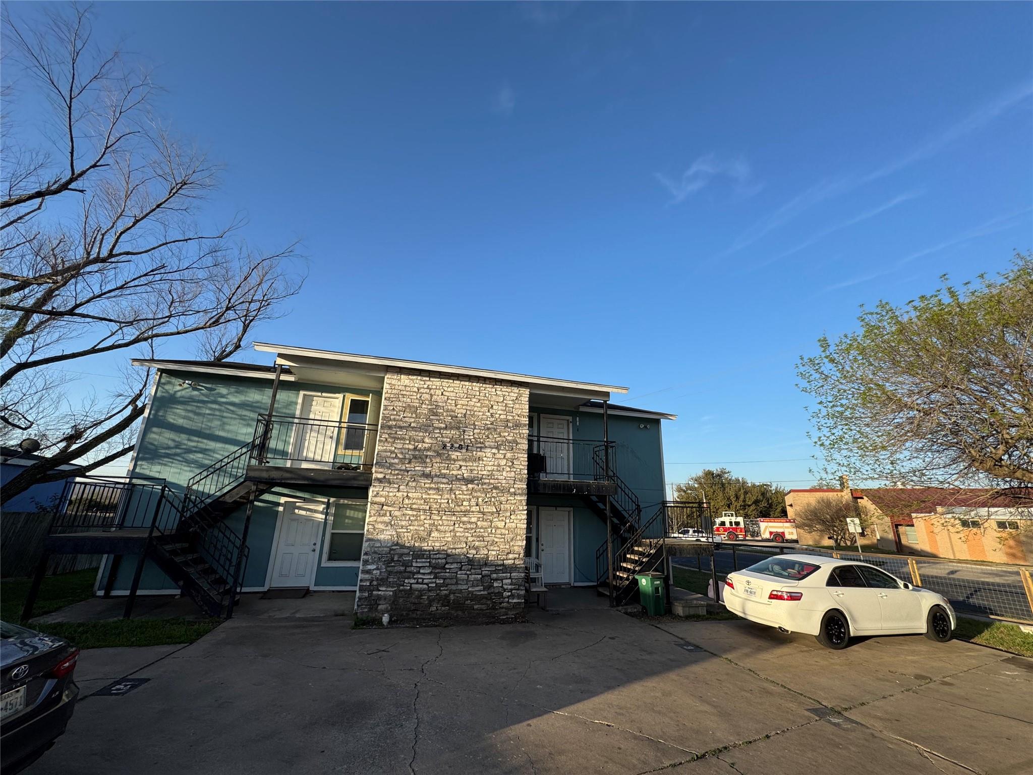 8201 Riverstone Dr Property Photo 2