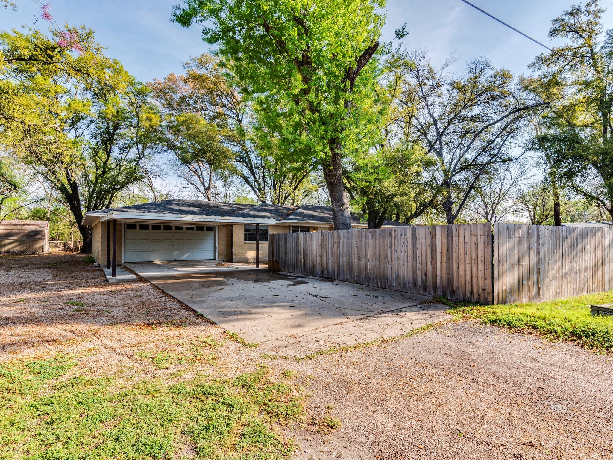 10606 Macmora Rd Property Photo 4