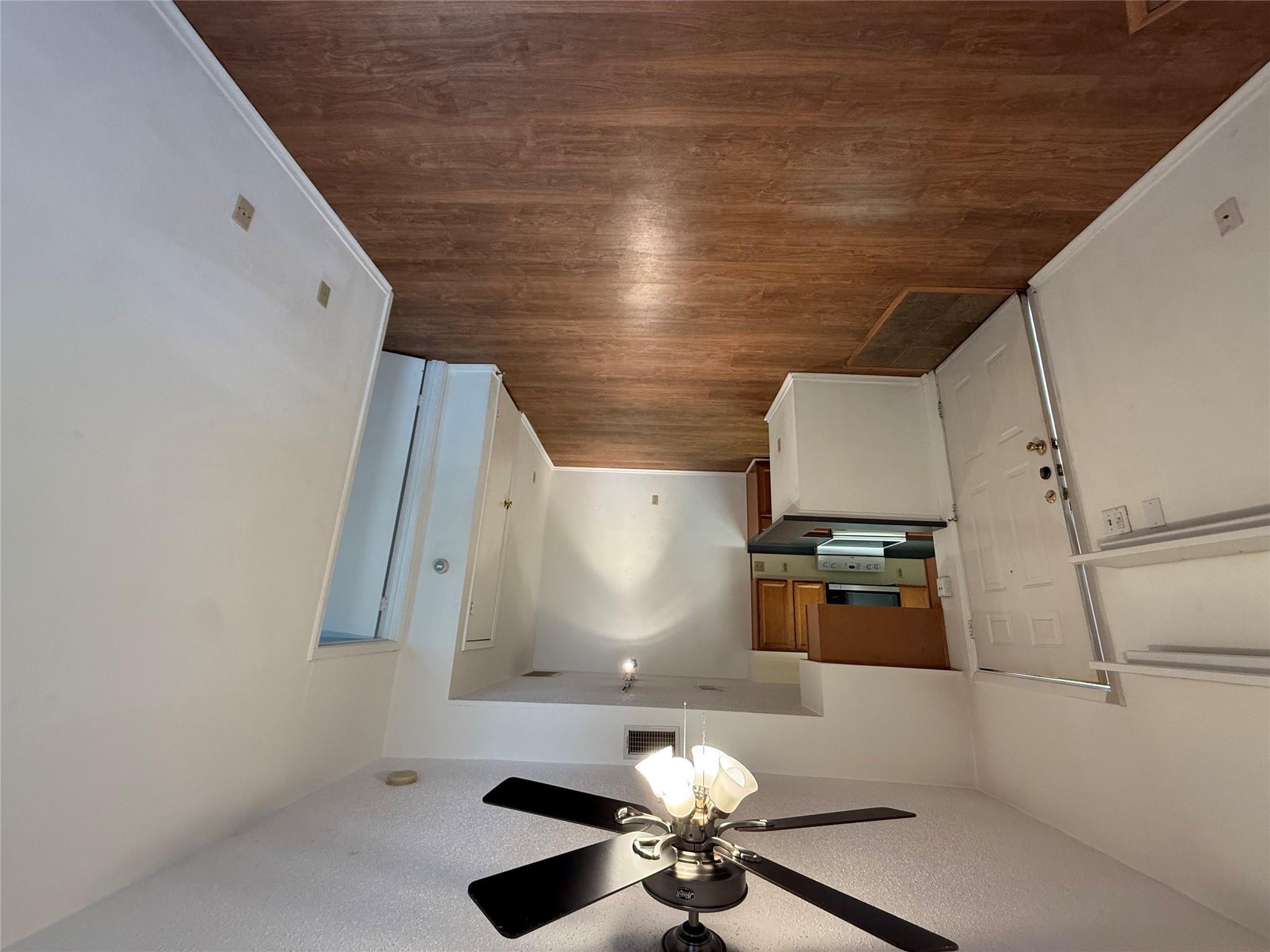 114 E 31st St #213 Property Photo 3