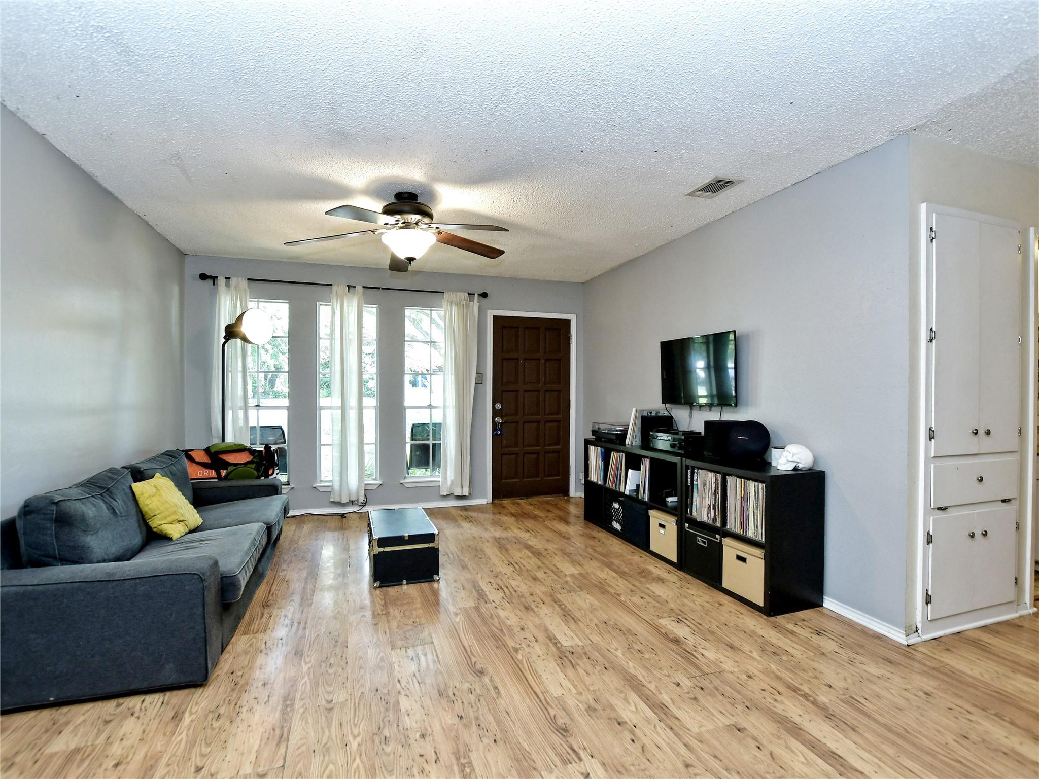 4911 Aberdeen Cir Property Photo 6