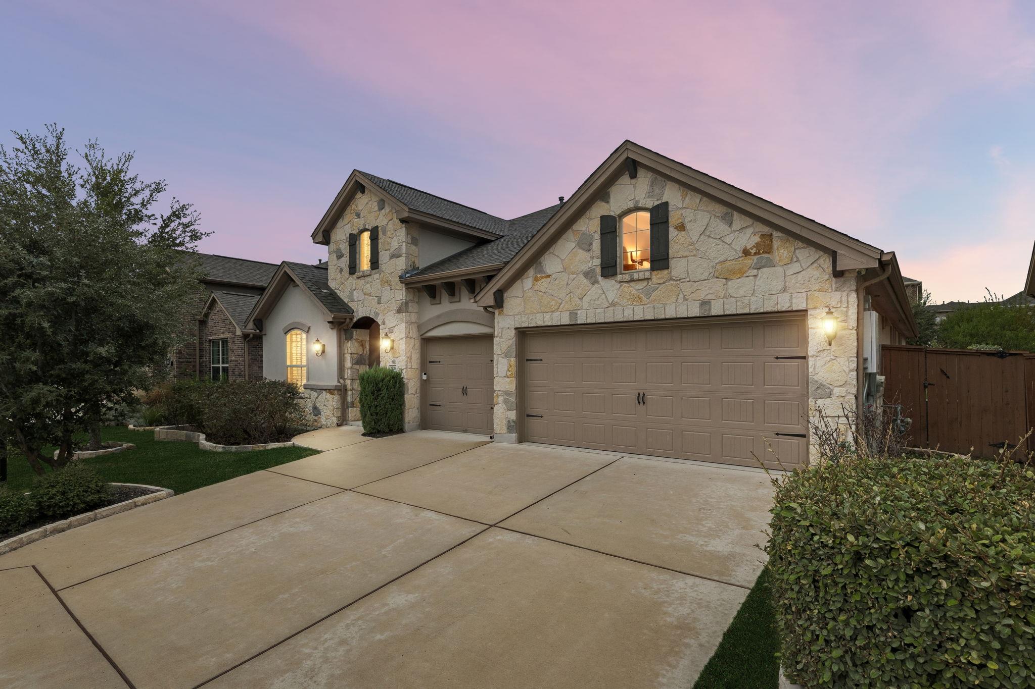 2516 Portici Pass Property Photo 1