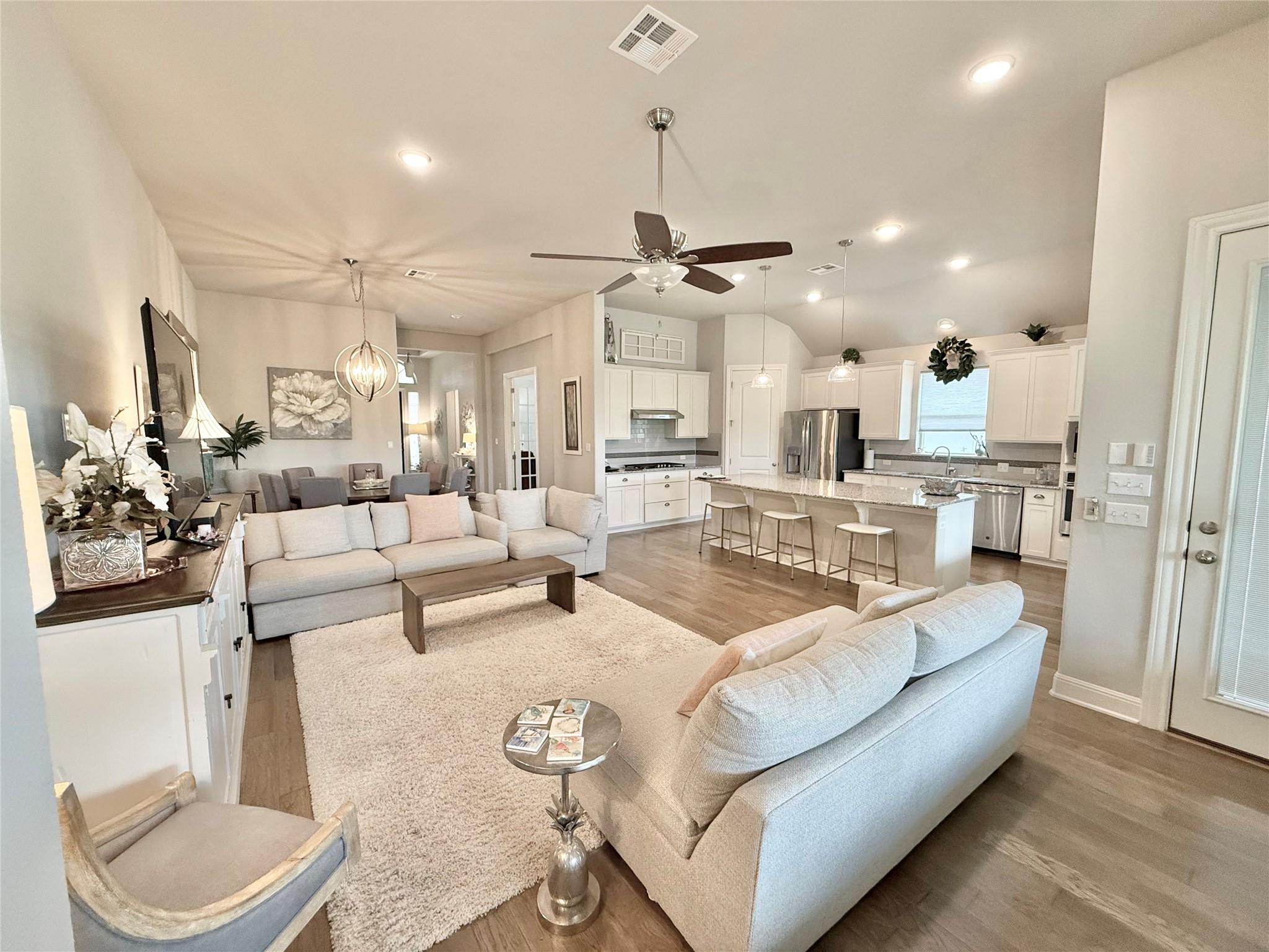 4309 Orange Blossom Pass Property Photo 5