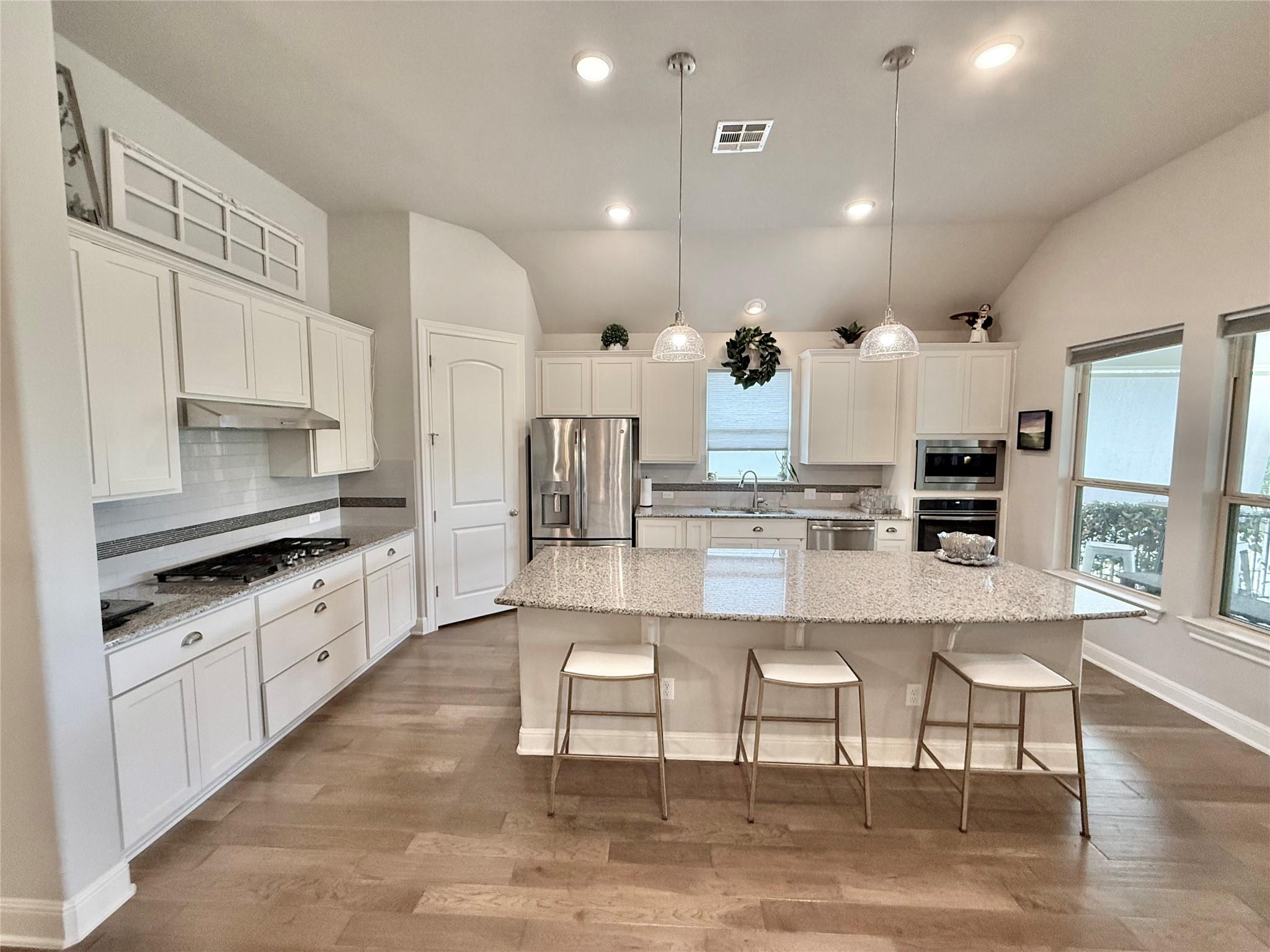 4309 Orange Blossom Pass Property Photo 9