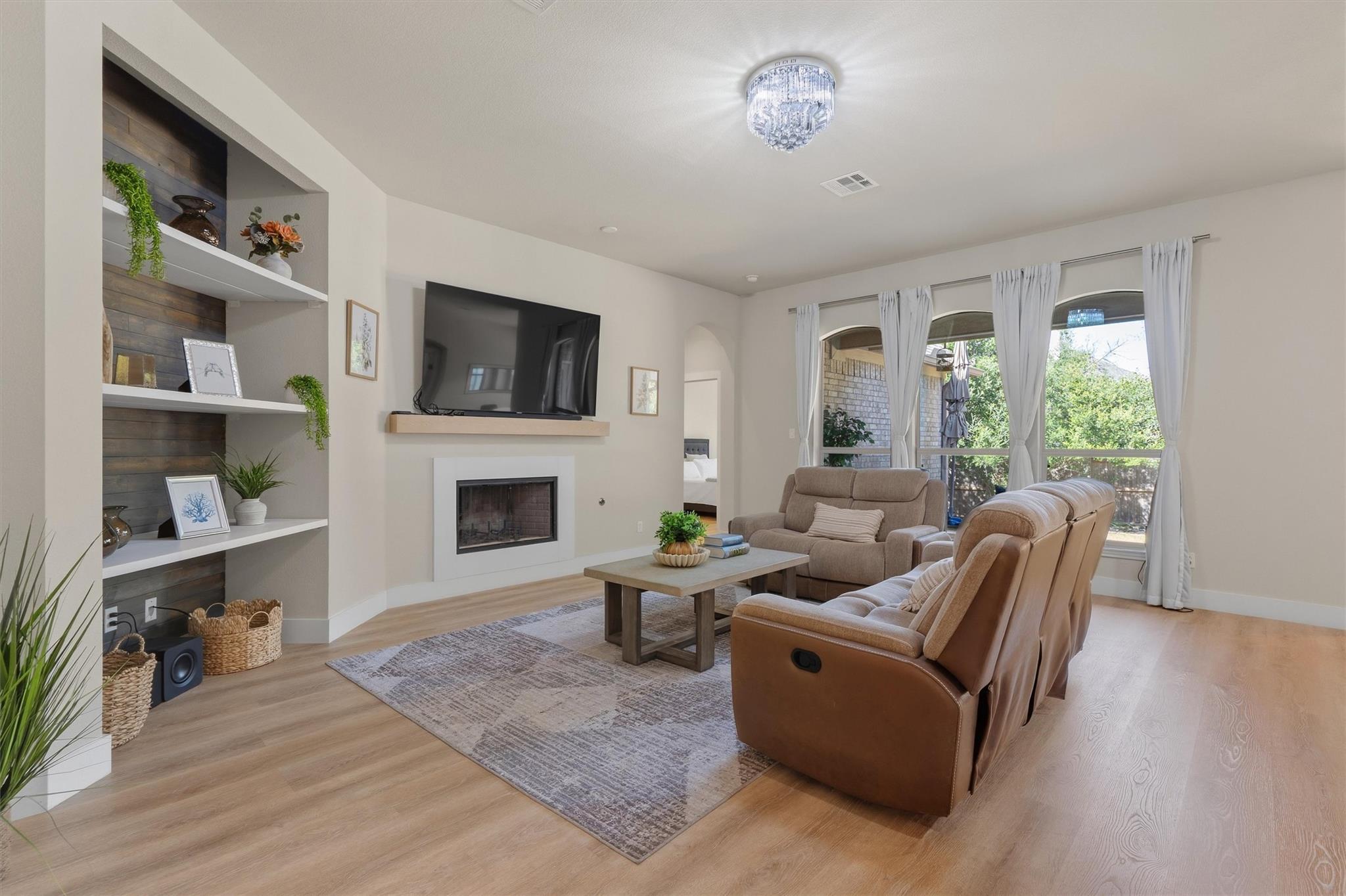 10113 Loxley Ln Property Photo 7