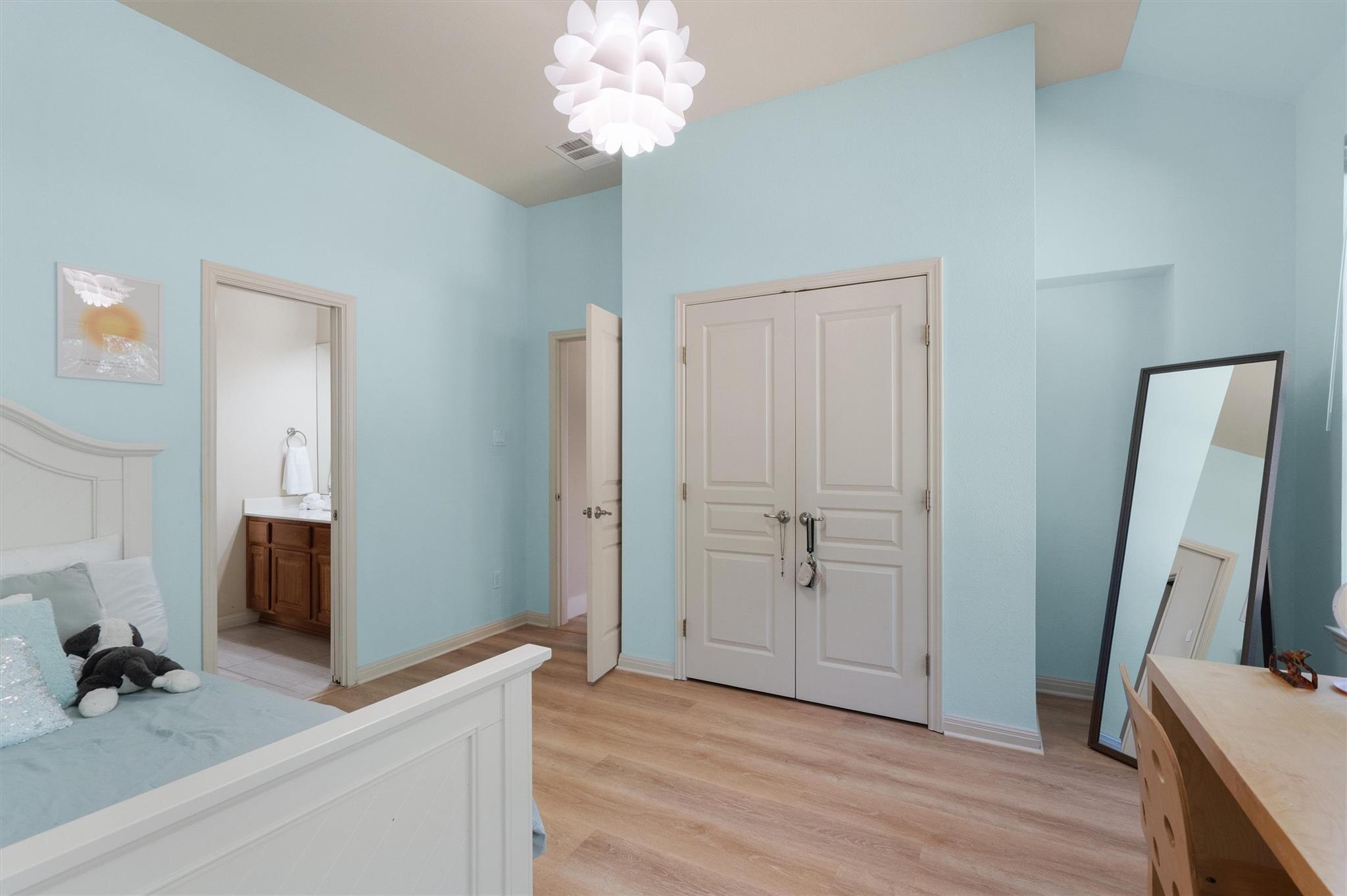 10113 Loxley Ln Property Photo 20