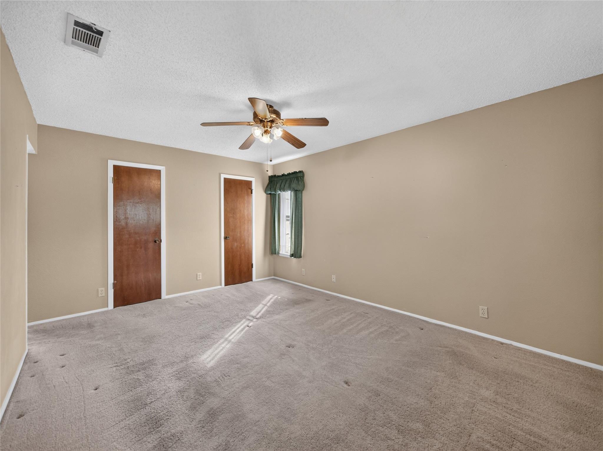 404 E Central Dr Property Photo 15