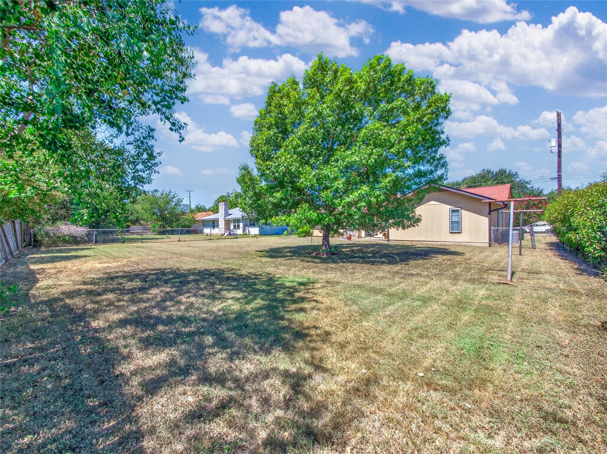 404 E Central Dr Property Photo 30