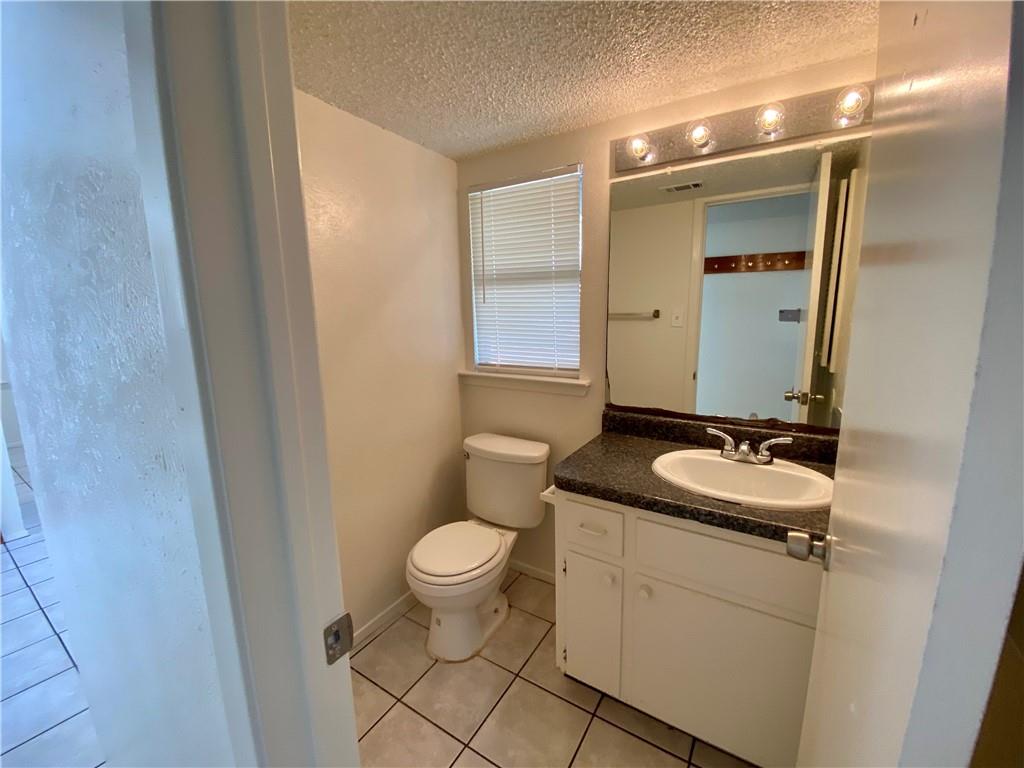 407 E 30th St #b Property Photo 8