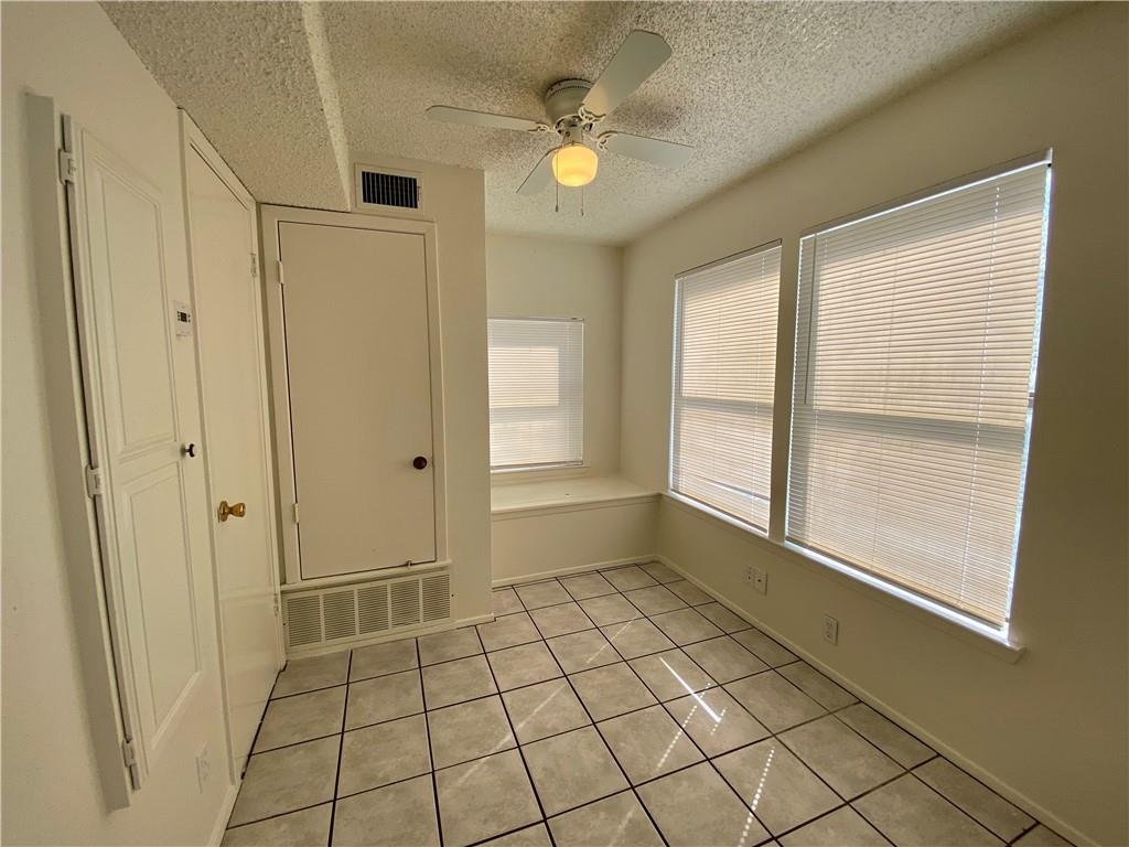 407 E 30th St #b Property Photo 9