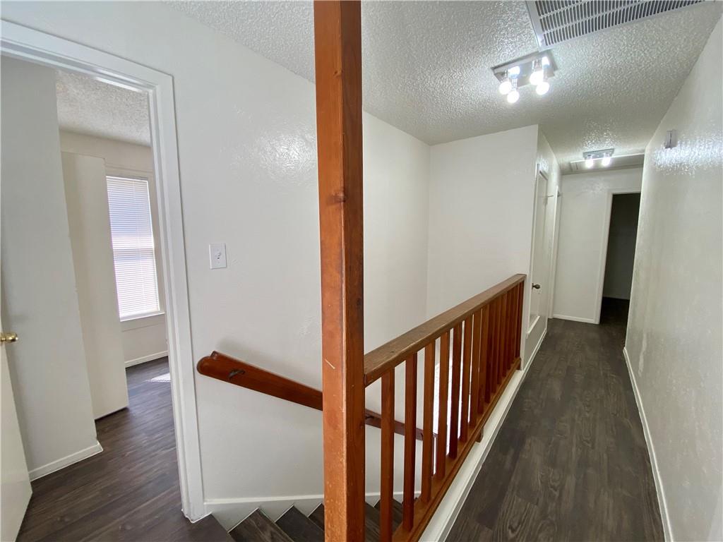 407 E 30th St #b Property Photo 12
