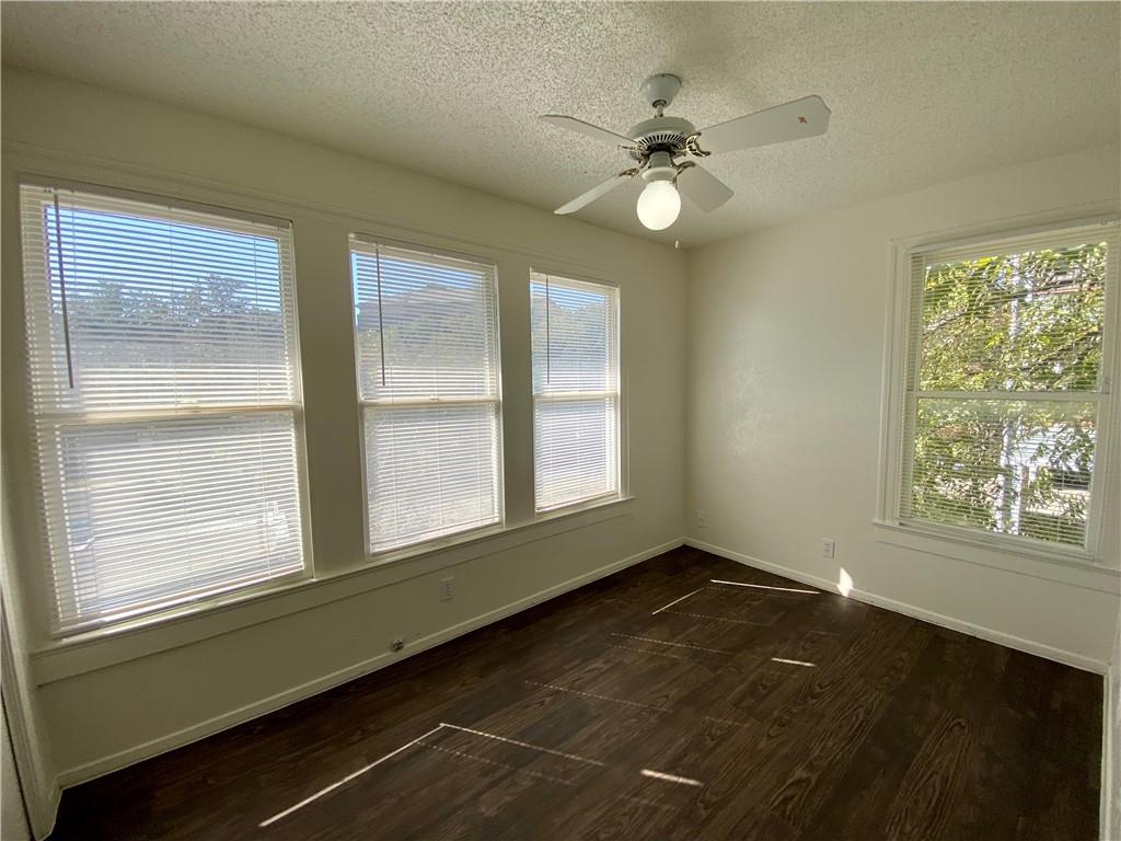 407 E 30th St #b Property Photo 18
