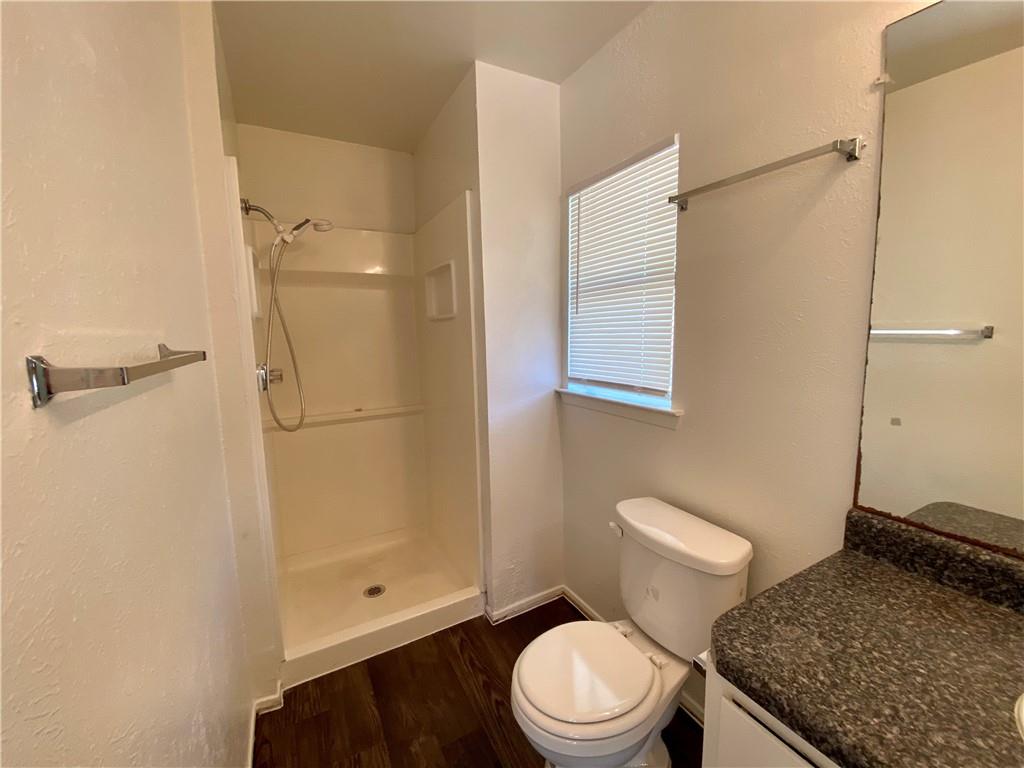 407 E 30th St #b Property Photo 19