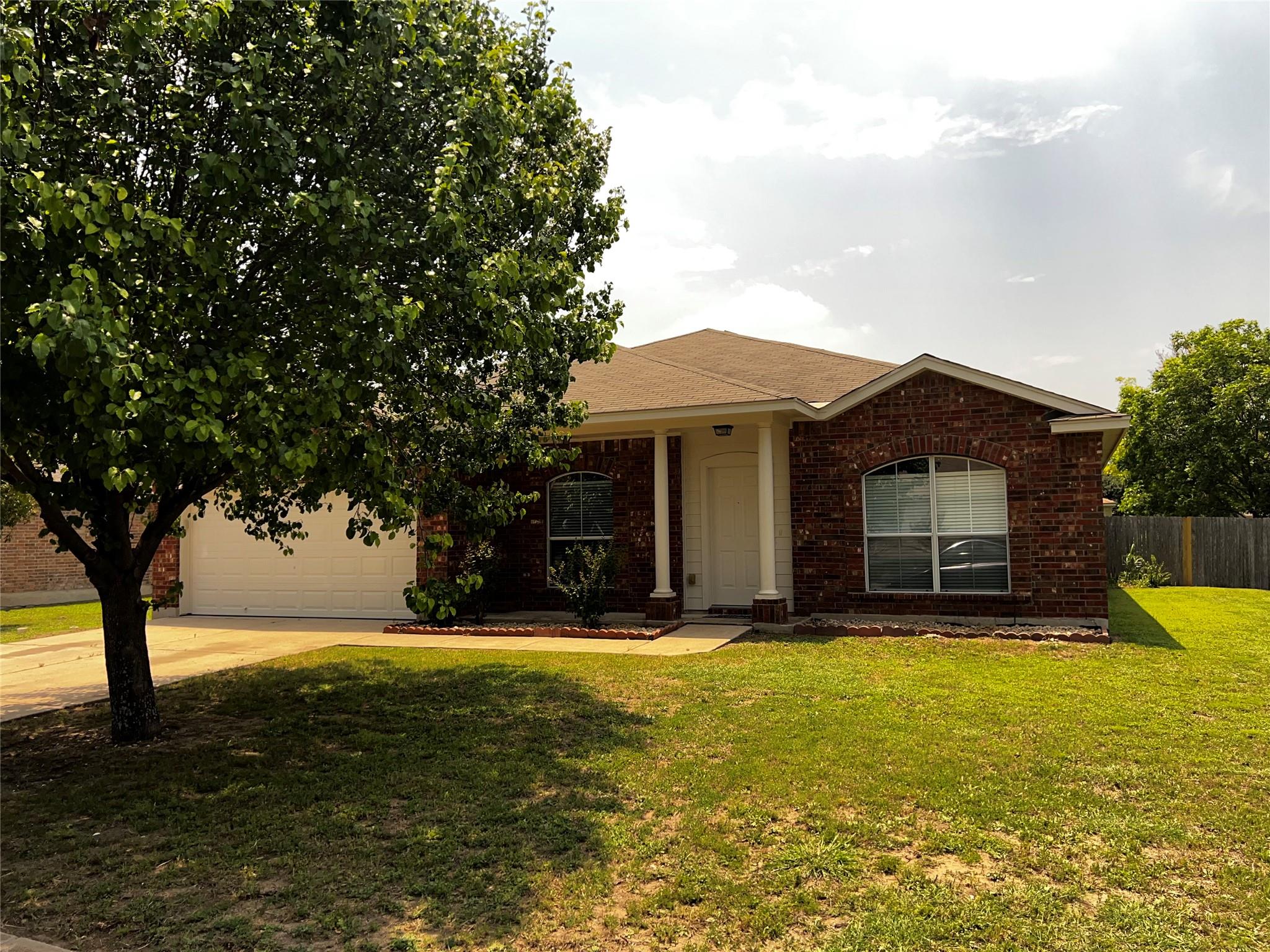 3133 Henderson Path Property Photo