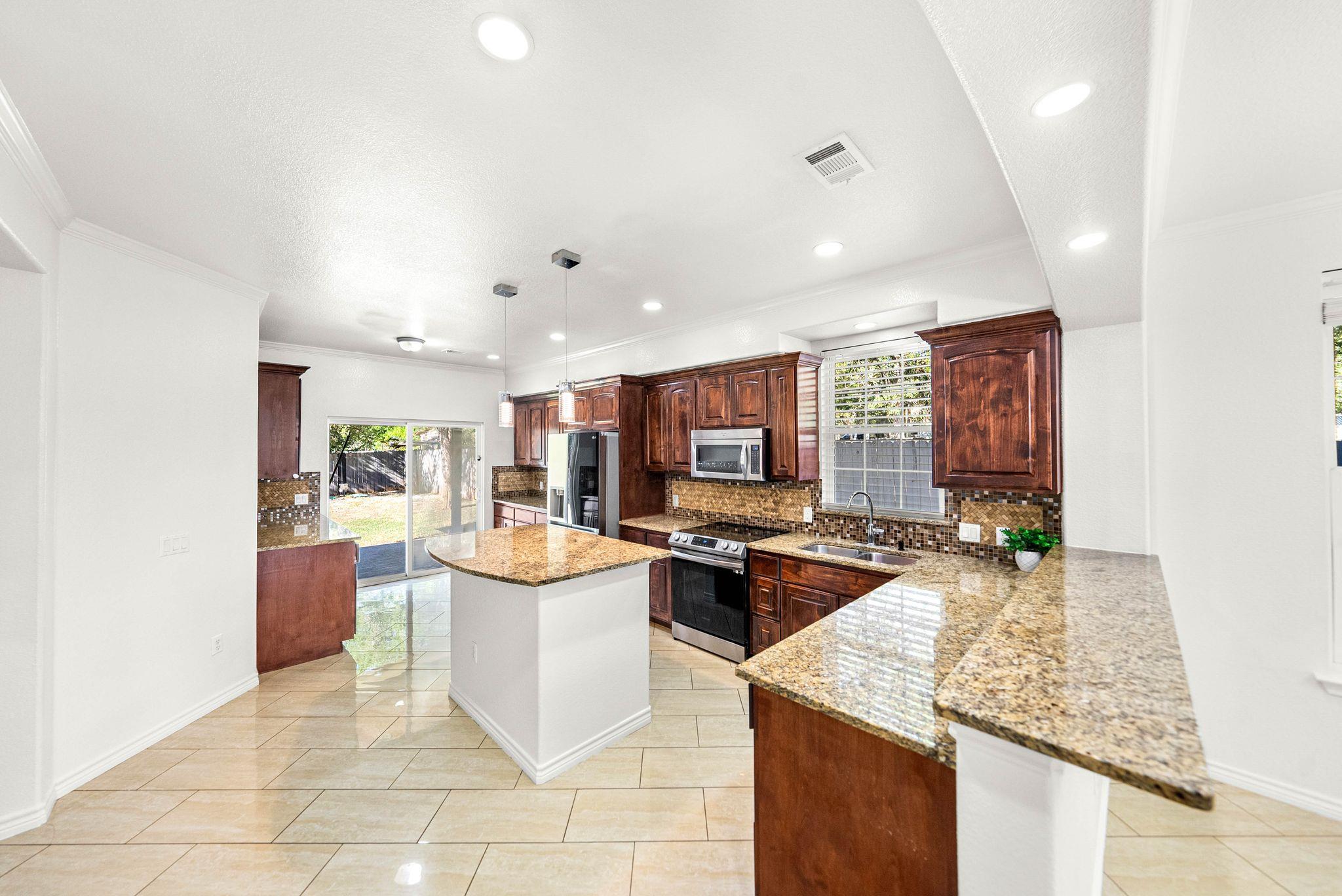 263 Indian Oak Dr Property Photo 11