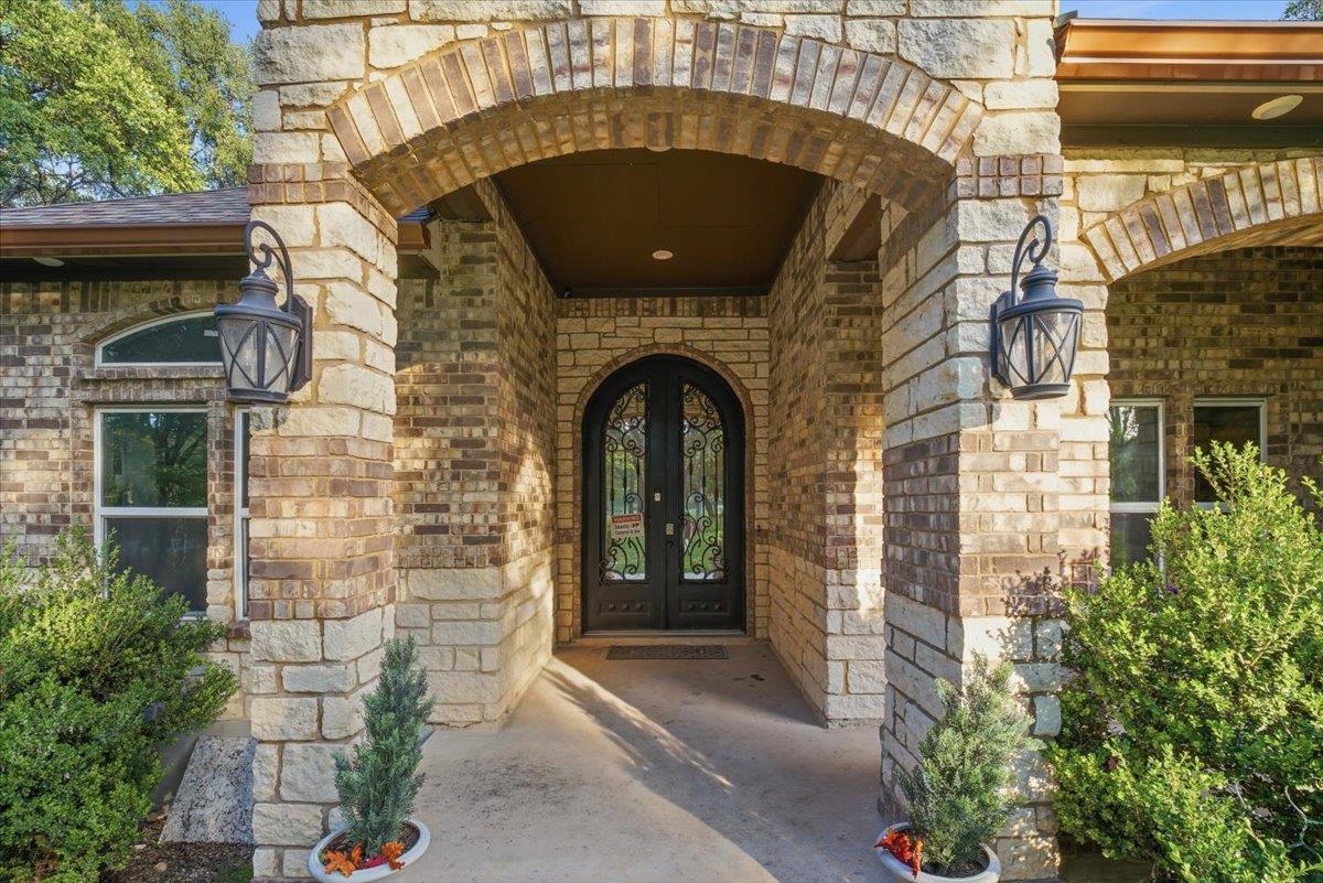 7138568 Property Photo 2
