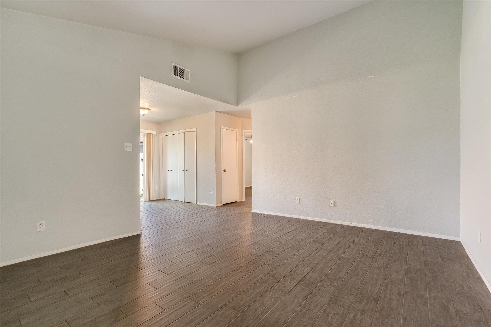 11906 Sunhillow Bnd #a Property Photo 2