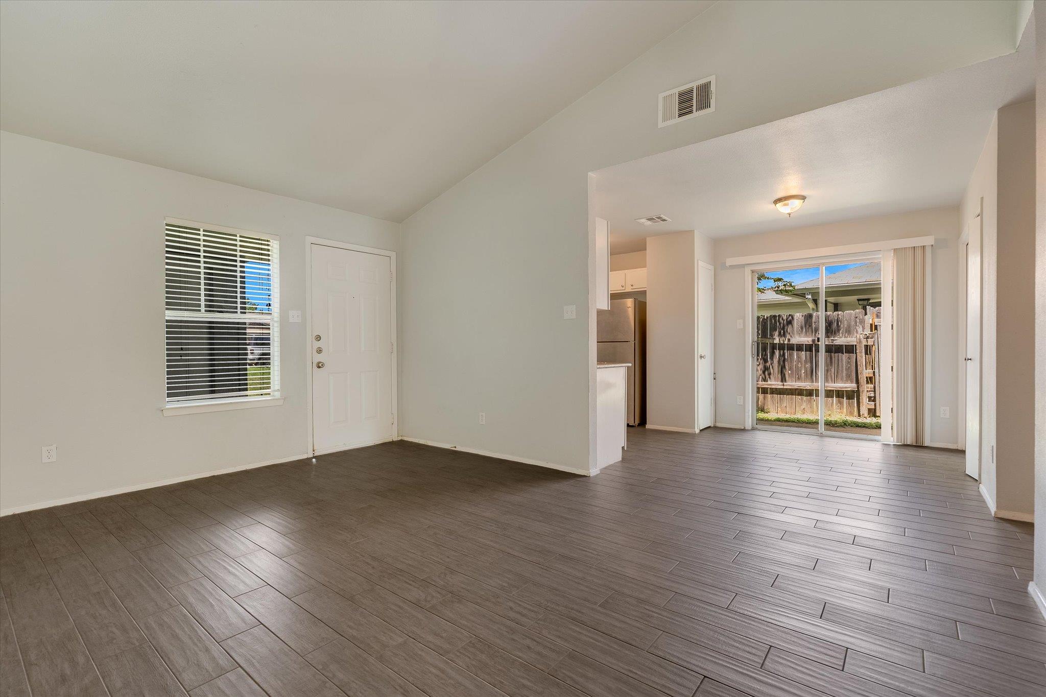 11906 Sunhillow Bnd #a Property Photo 3