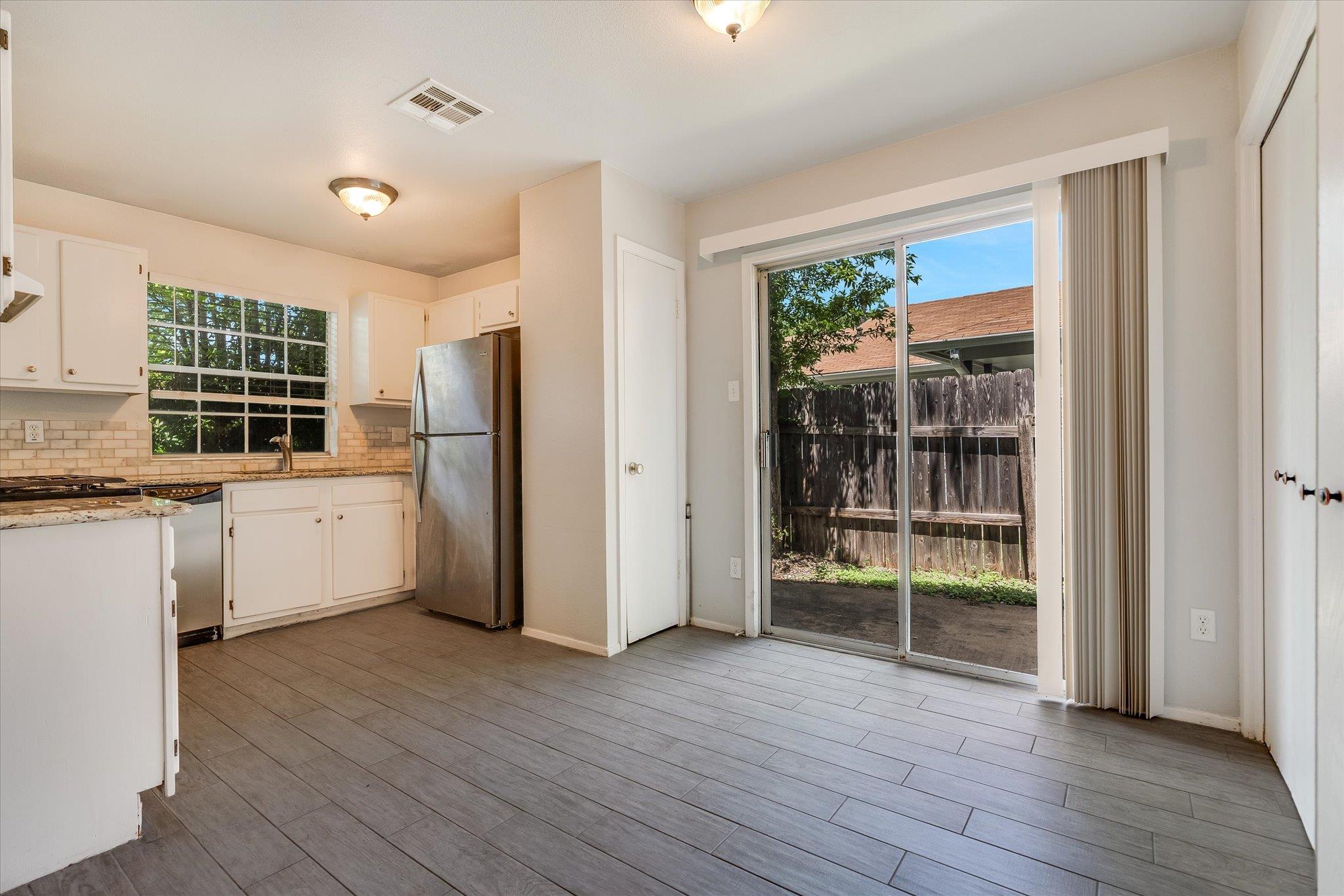 11906 Sunhillow Bnd #a Property Photo 4