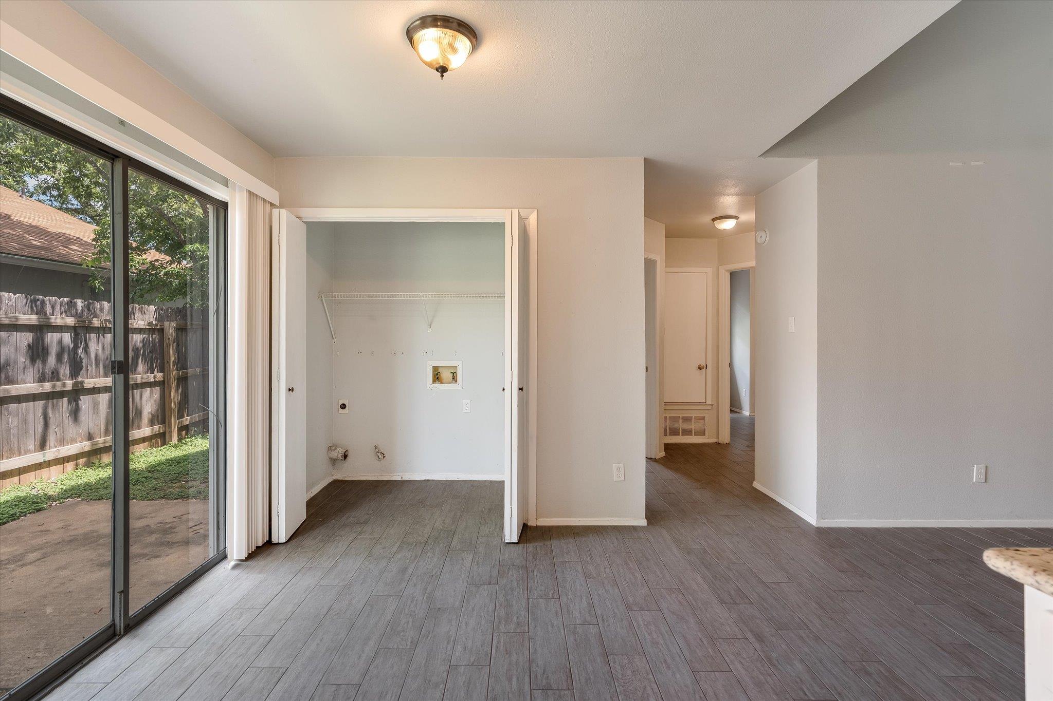 11906 Sunhillow Bnd #a Property Photo 5