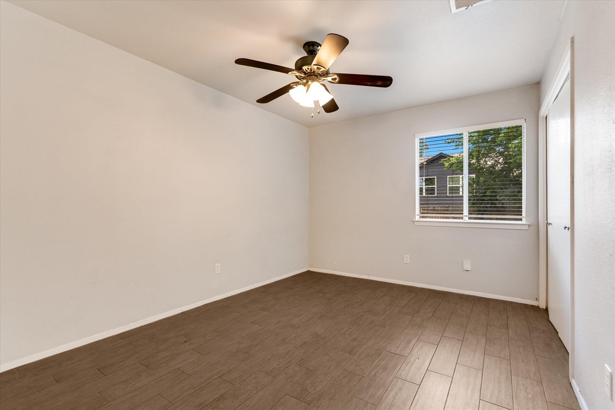 11906 Sunhillow Bnd #a Property Photo 6