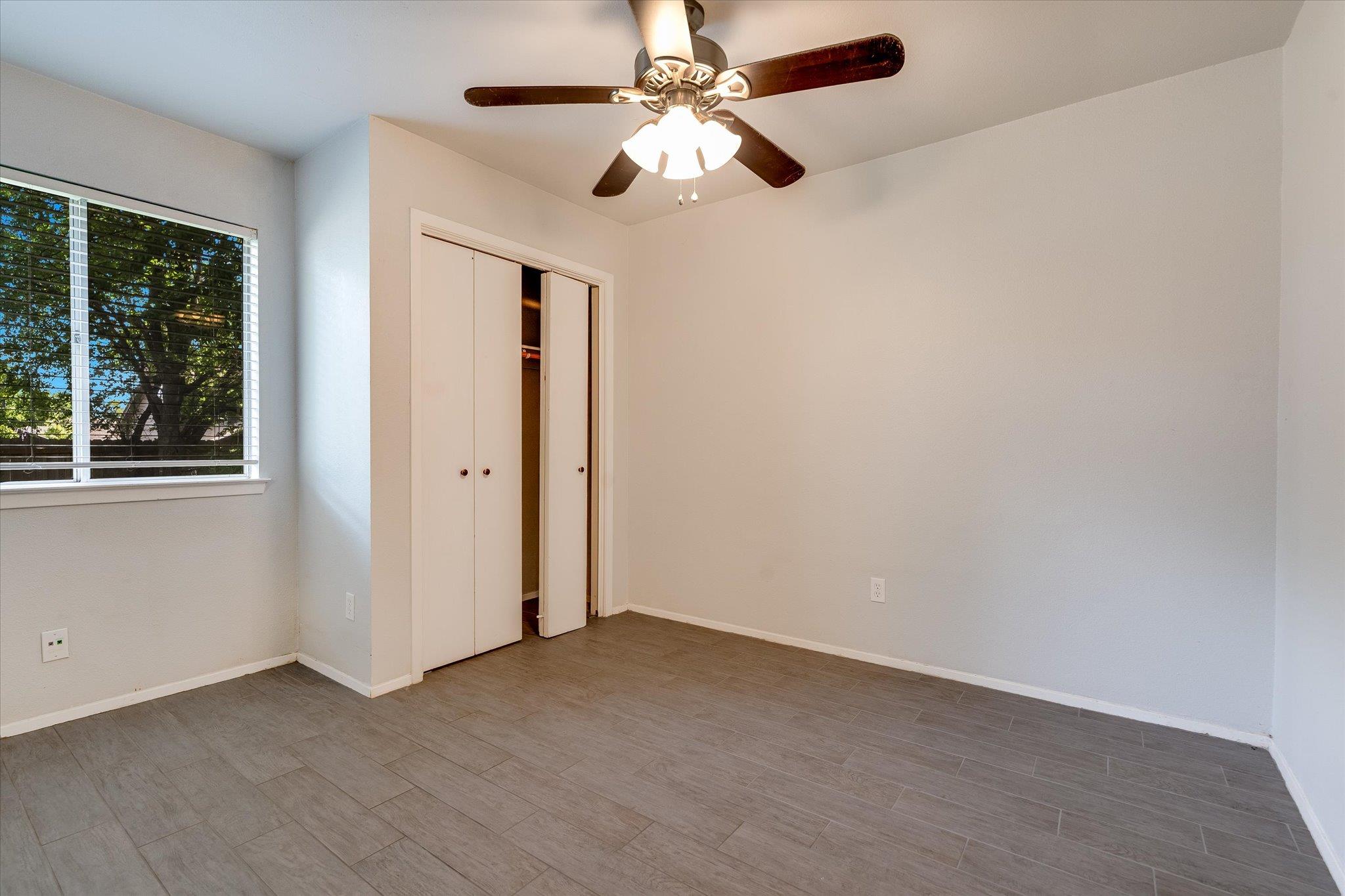 11906 Sunhillow Bnd #a Property Photo 8