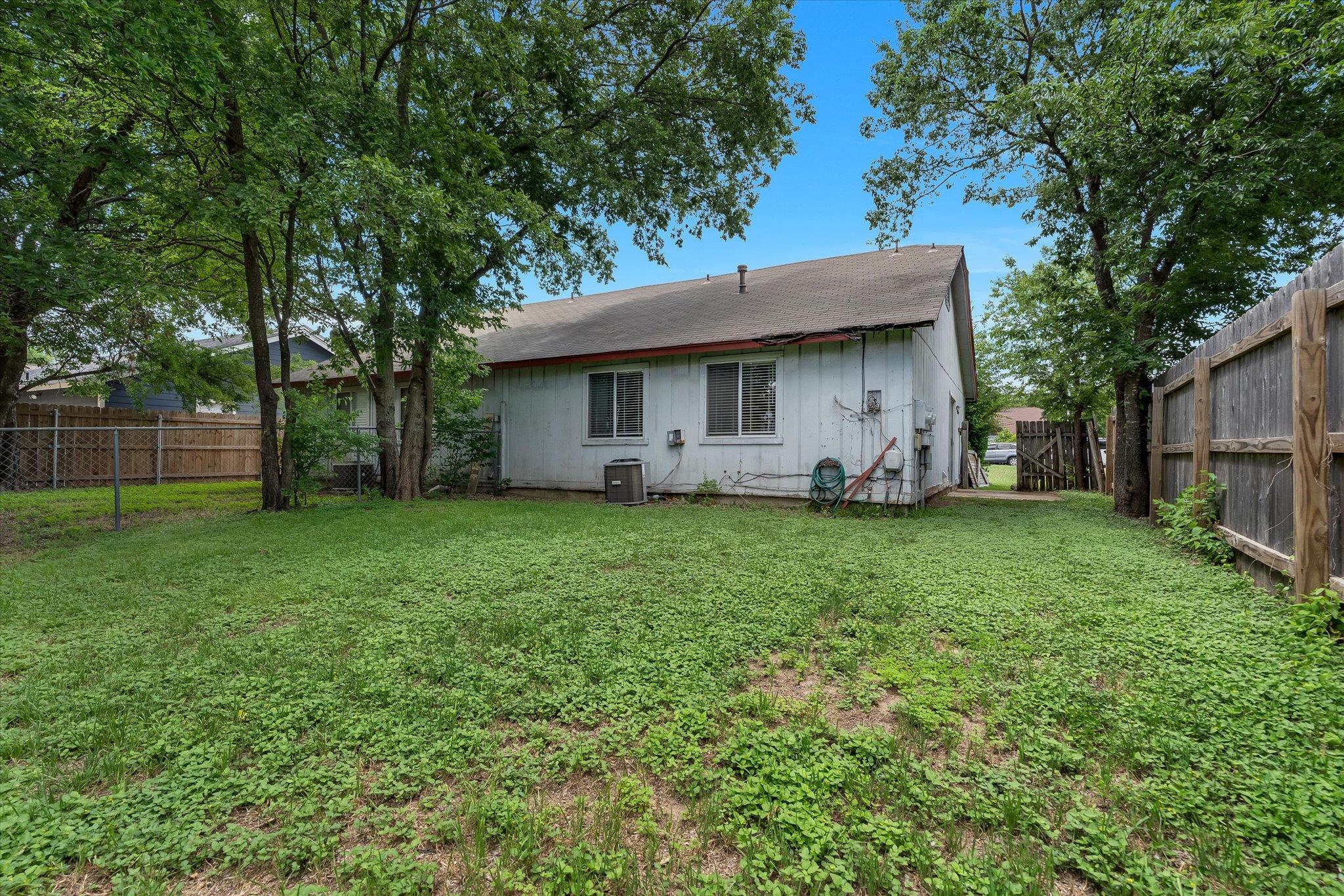 11906 Sunhillow Bnd #a Property Photo 10