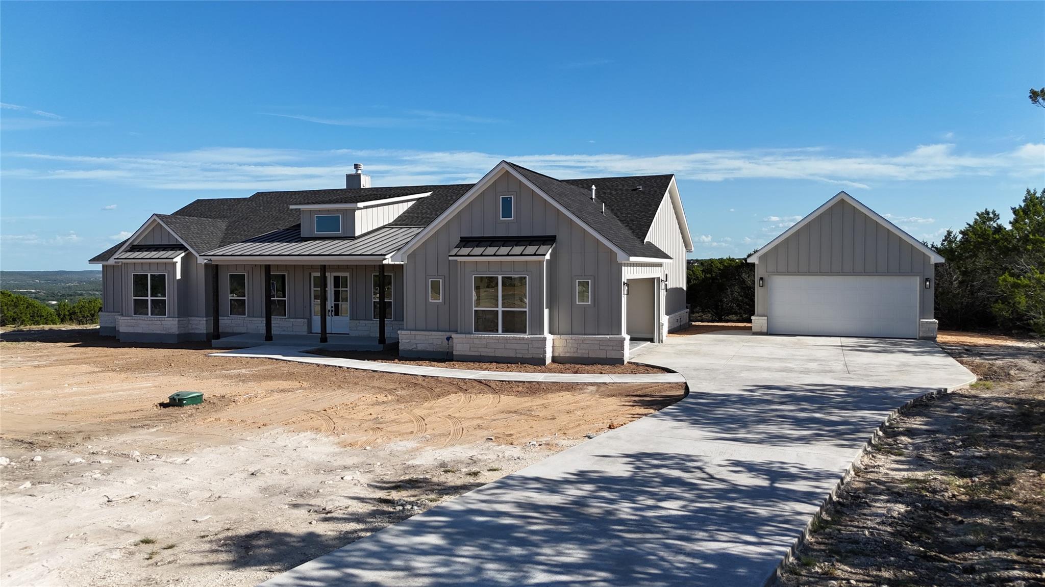 2209 Whitewater Dr Property Photo 2