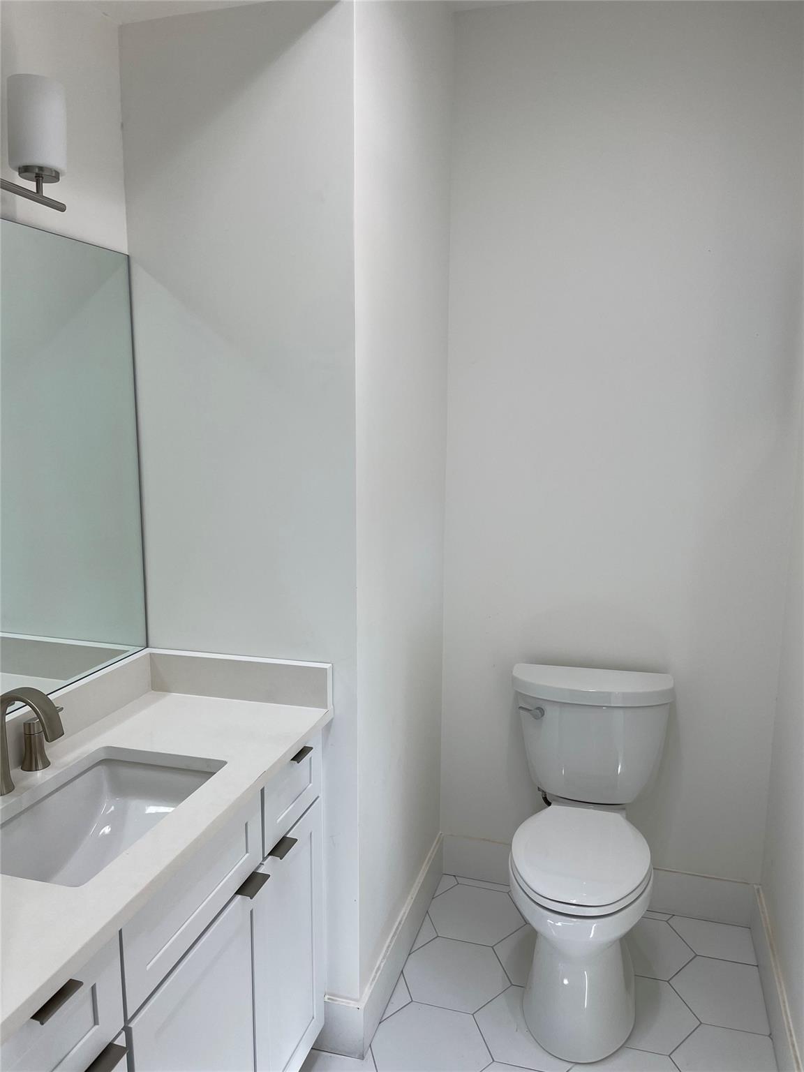 2601 Canterbury St B Property Photo 6