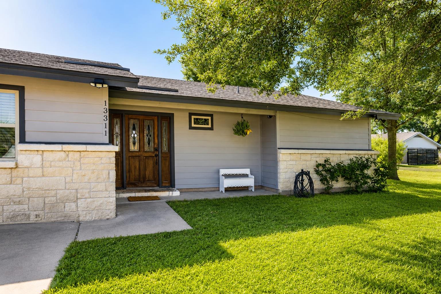 13311 Briar Hollow Dr Property Photo 3