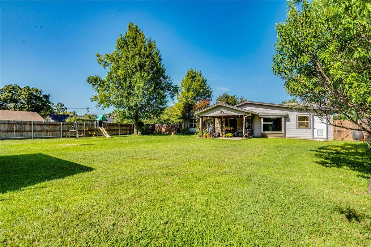 13311 Briar Hollow Dr Property Photo 28