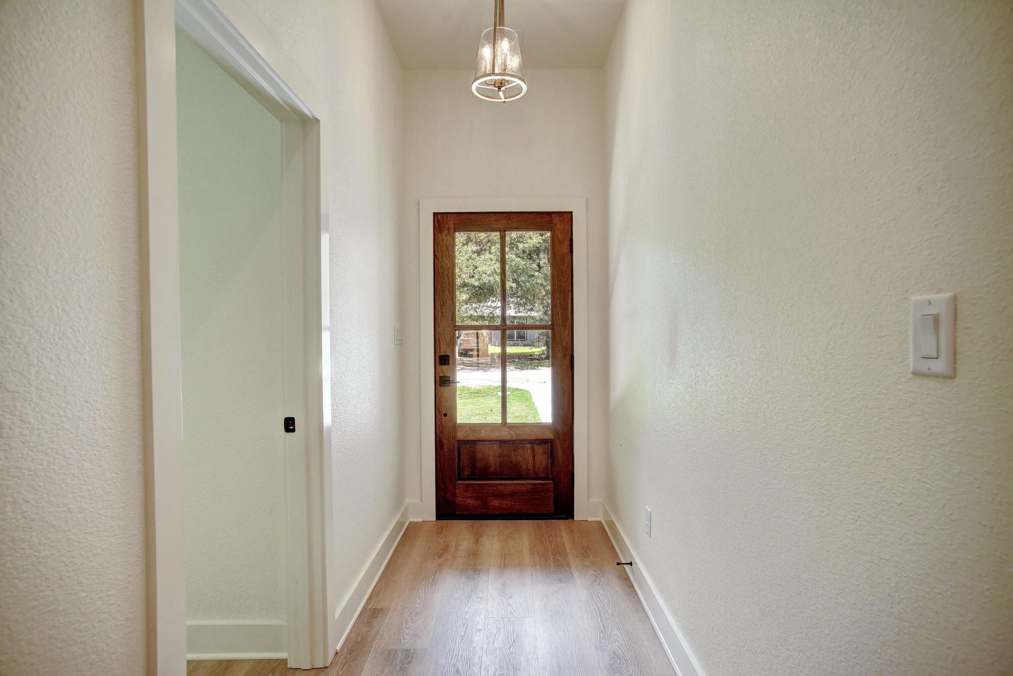 104 Pony Grass Ln Property Photo 5