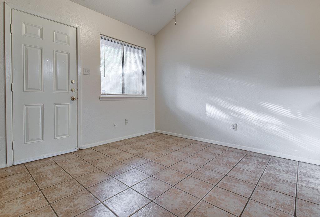 300 Villa Oaks Cir #a Property Photo 8