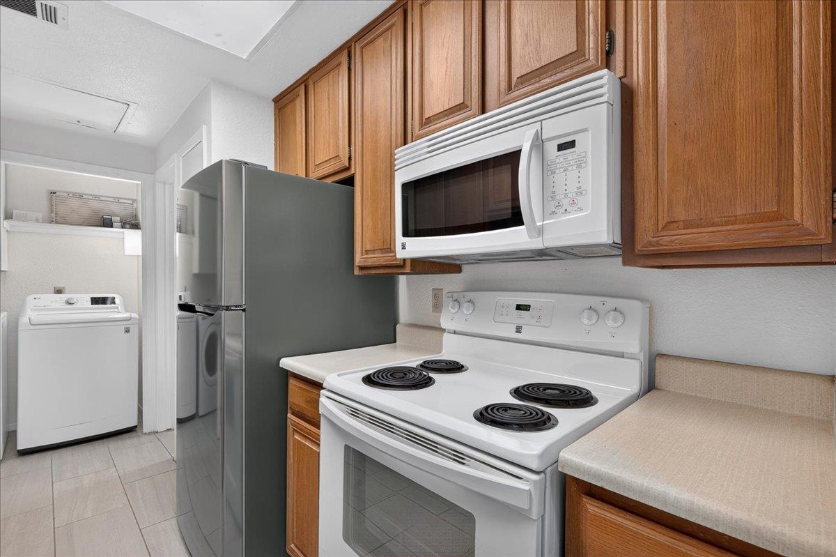 806 W 24th St #217 Property Photo 10