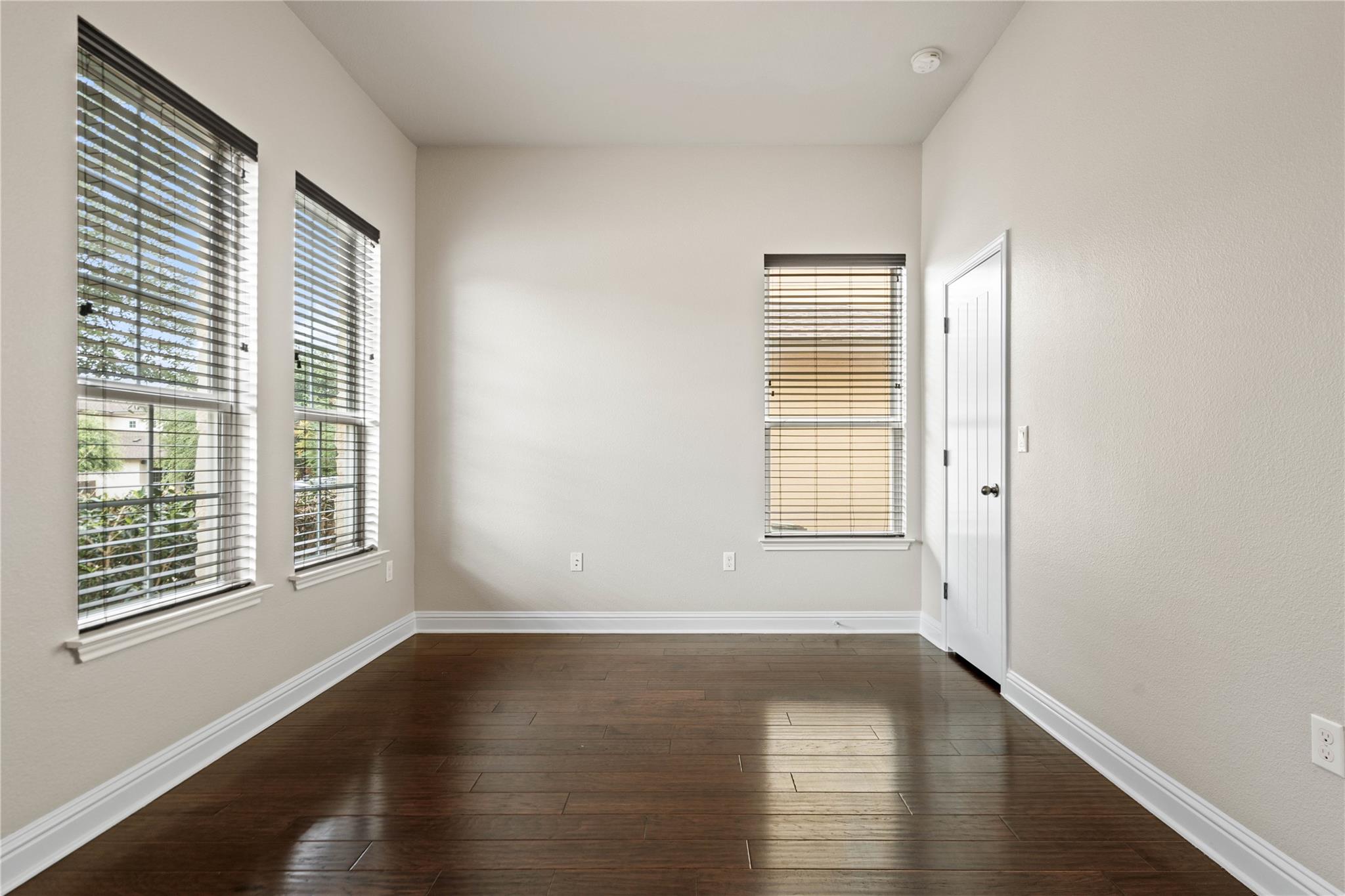 5009 Mandevilla Dr Property Photo 5
