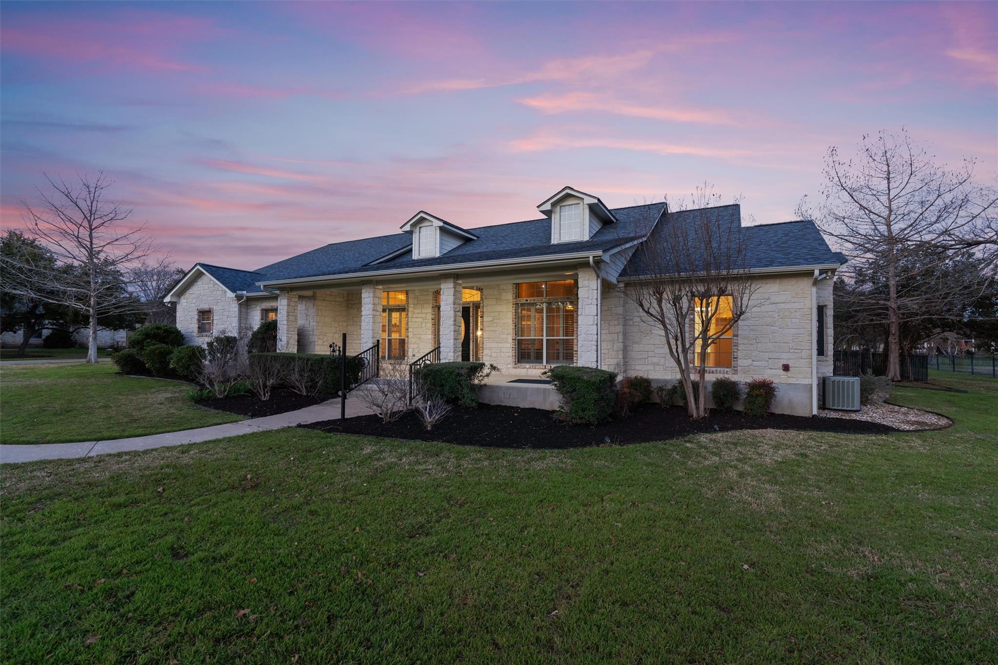 112 Ten Oaks Dr Property Photo